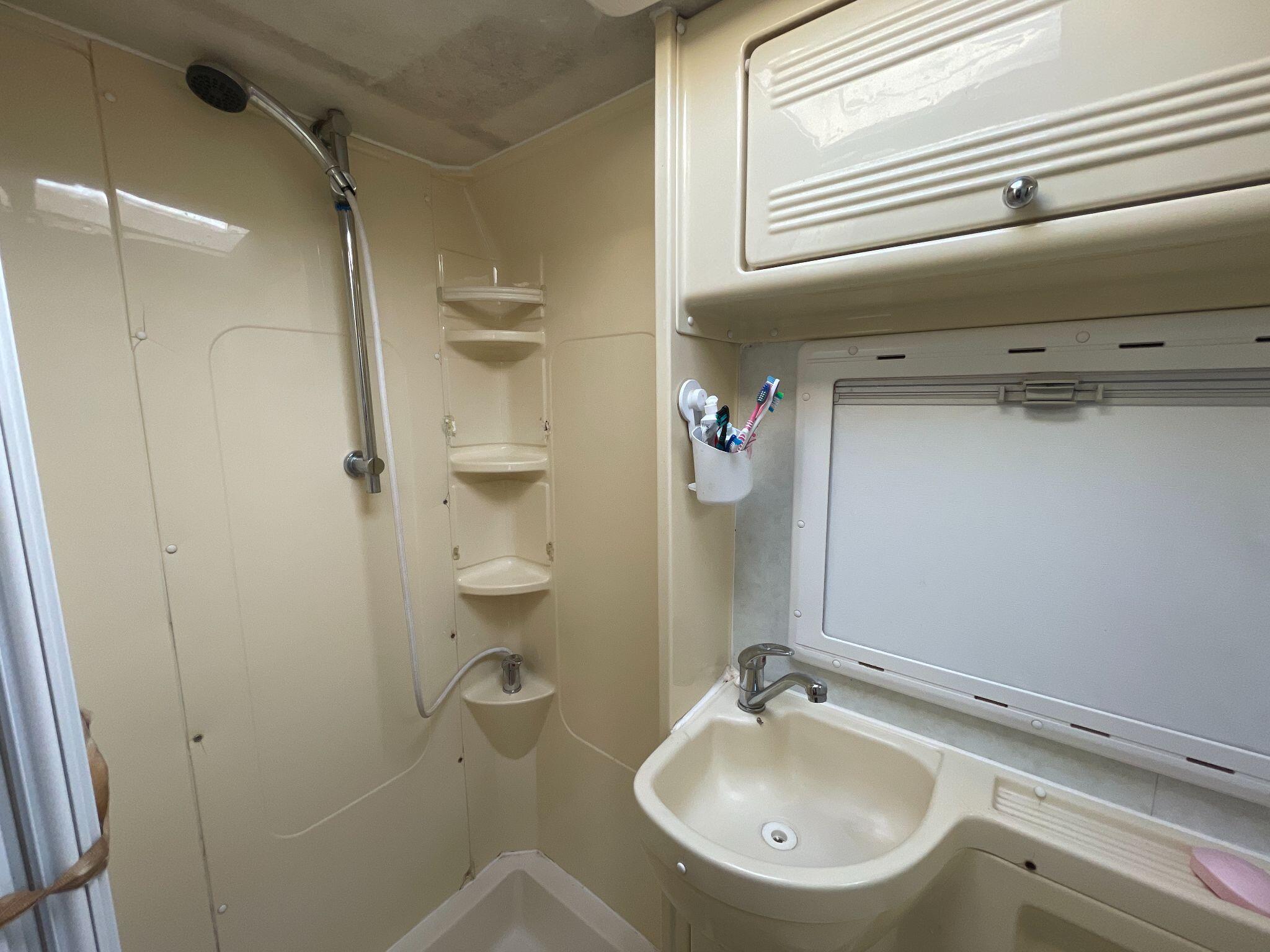 2006 Kentucky Camp Corral 4 Ford Transit 135 T350