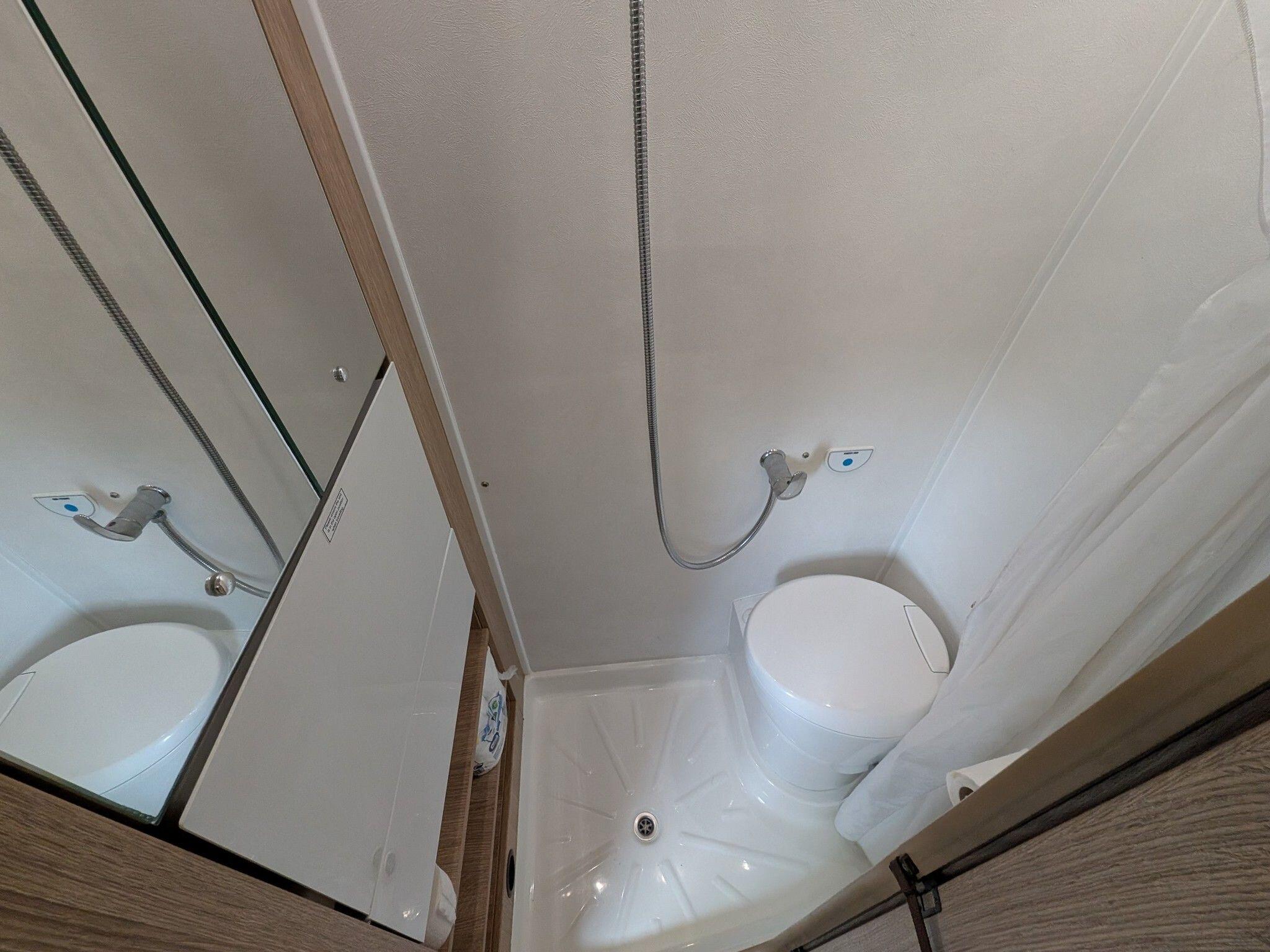2021 Auto-Trail V-Line 669 S