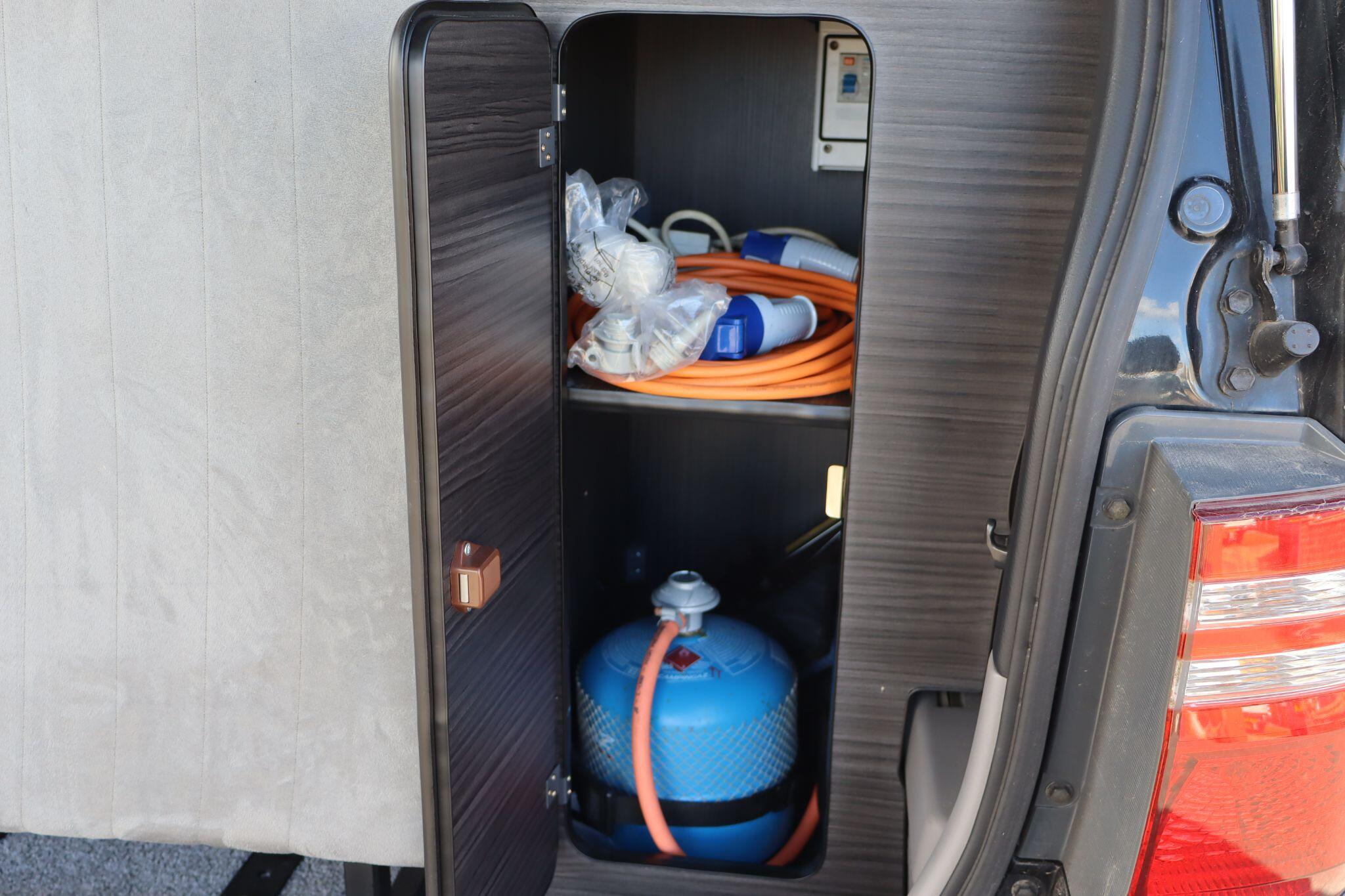 2008 Toyota Alphard 4 berth Campervan
