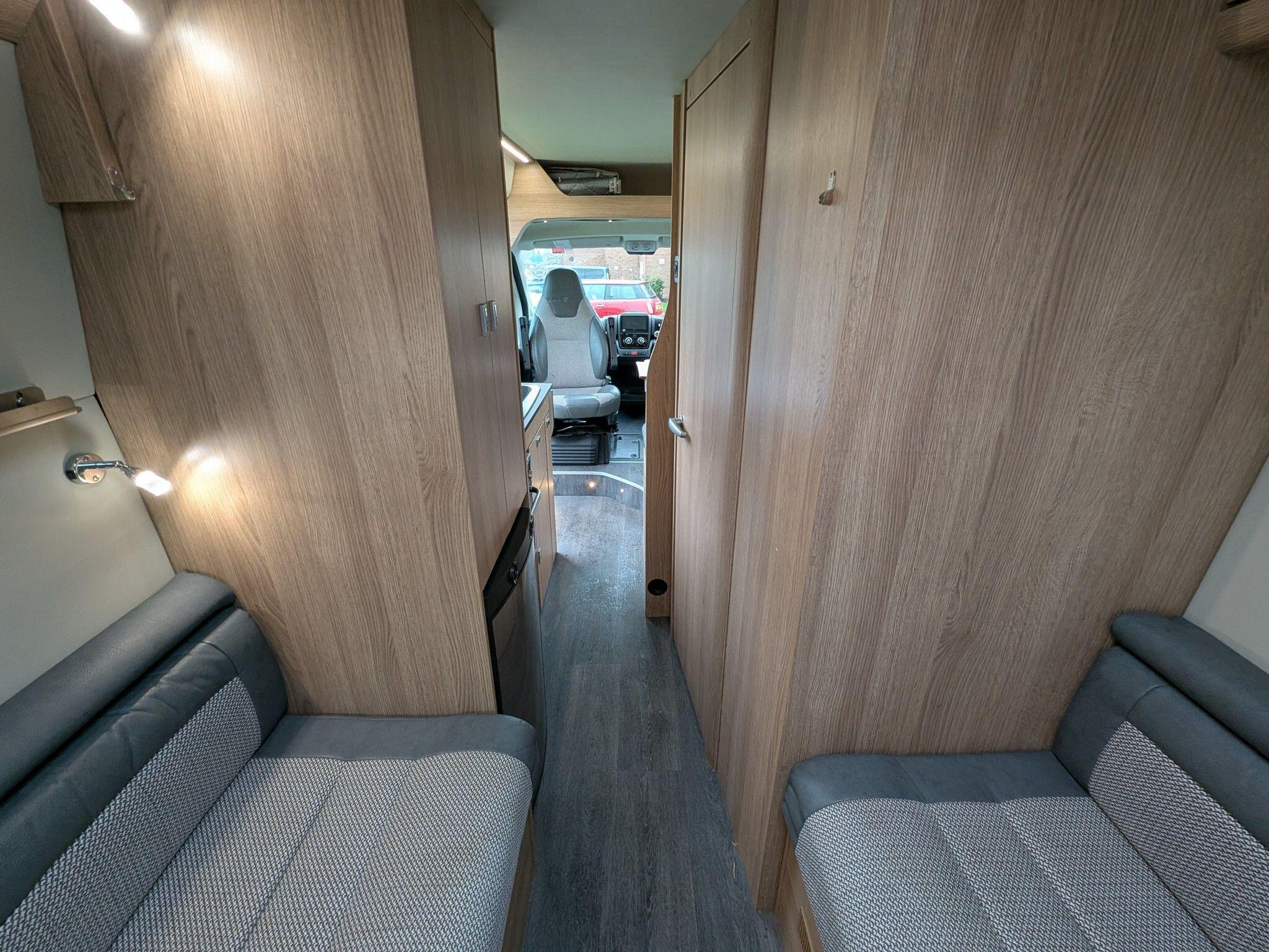 2021 Auto-Trail V-Line 669 S