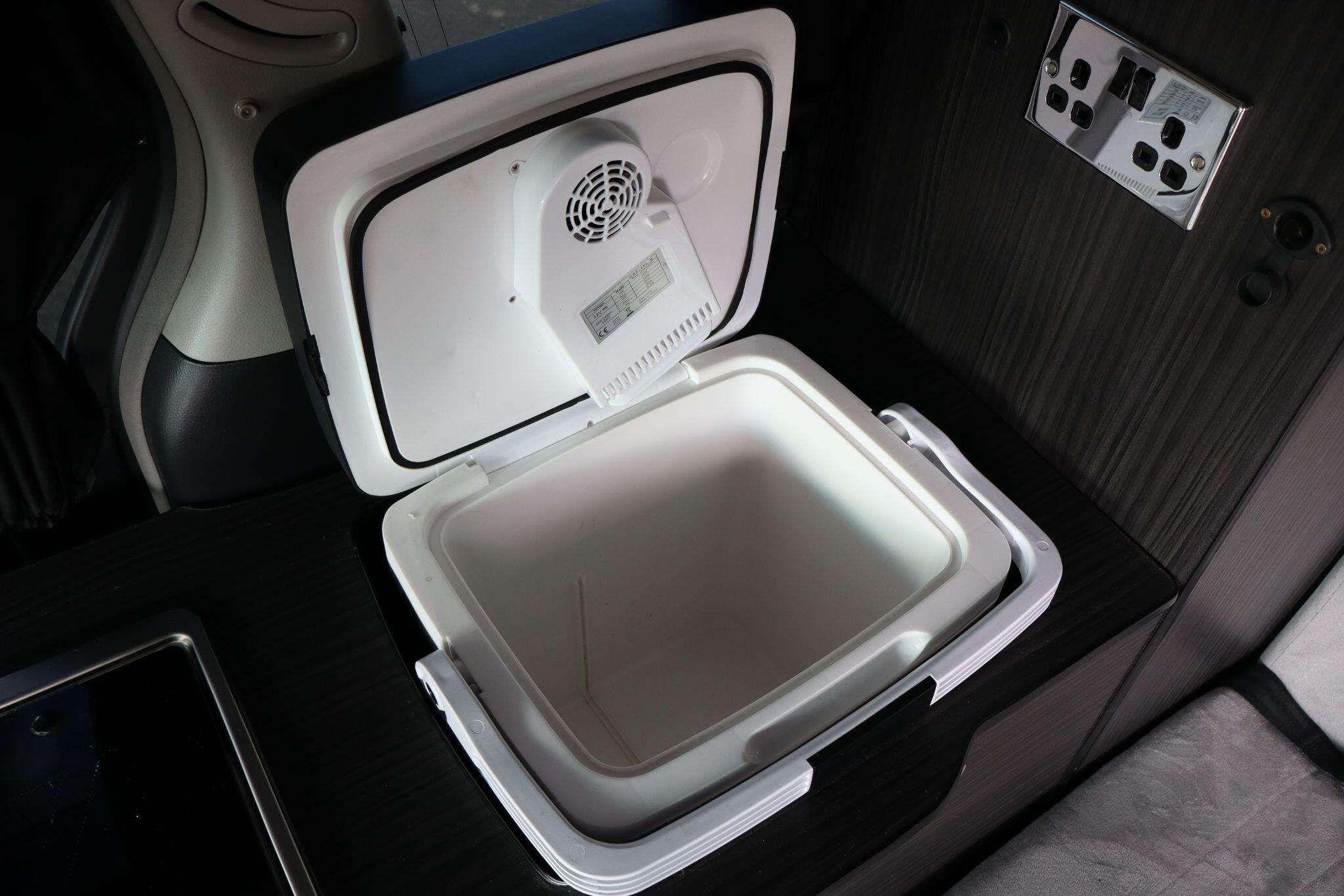 2008 Toyota Alphard 4 berth Campervan
