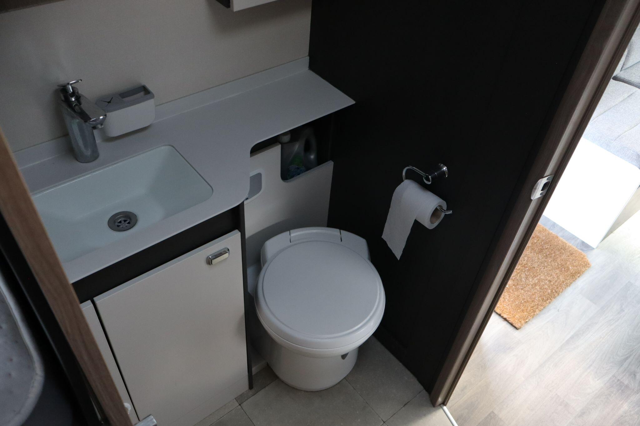 2023 Swift Voyager 584