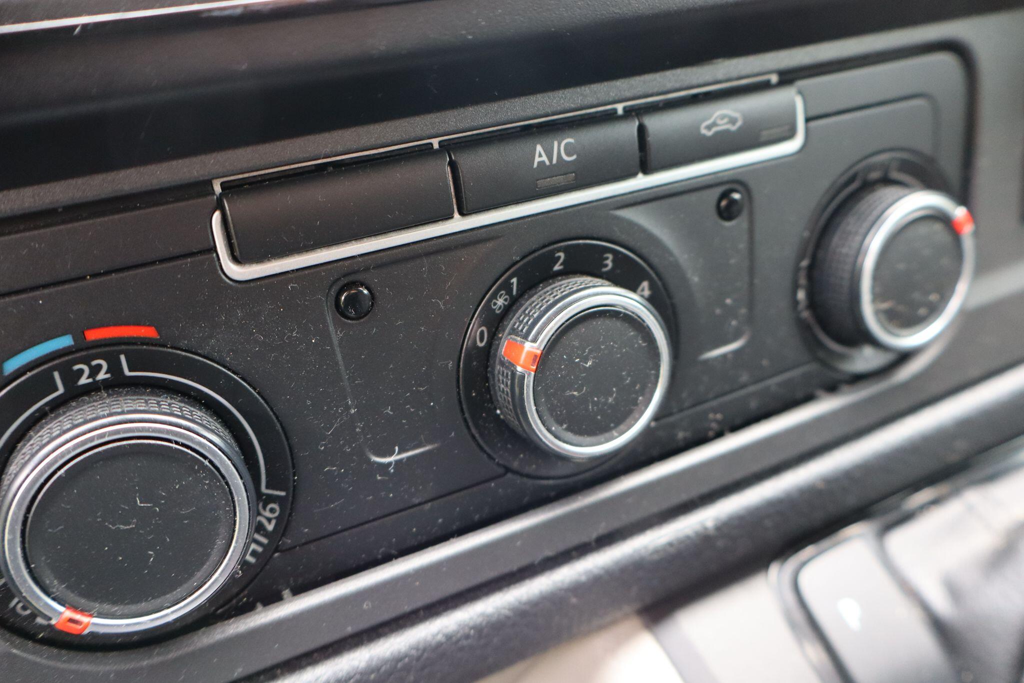 2017 Volkswagen Transporter T30 LWB DSG Highline Campervan