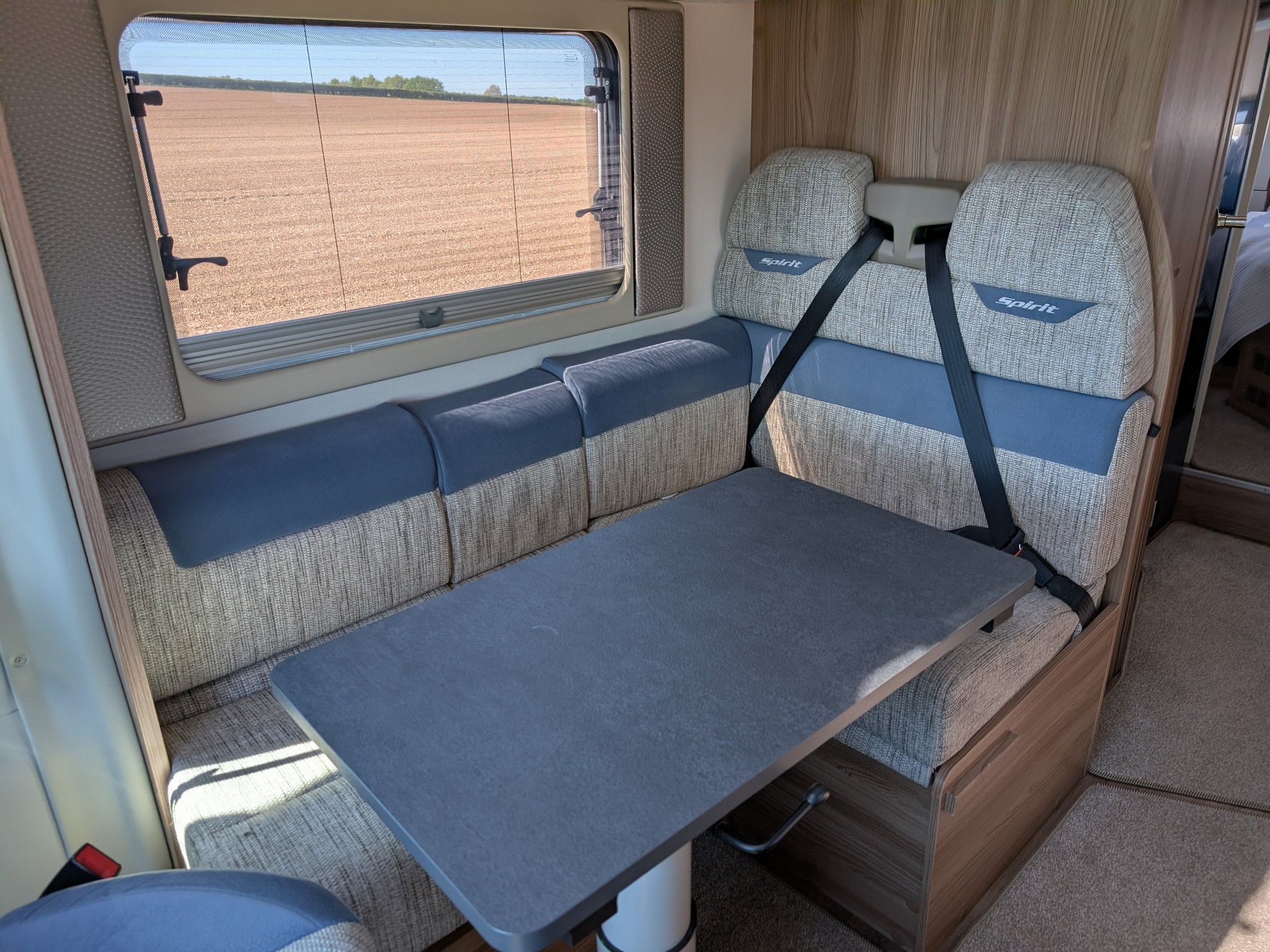 2020 Swift Spirit 694 Self Levelling & Thule Awning Room