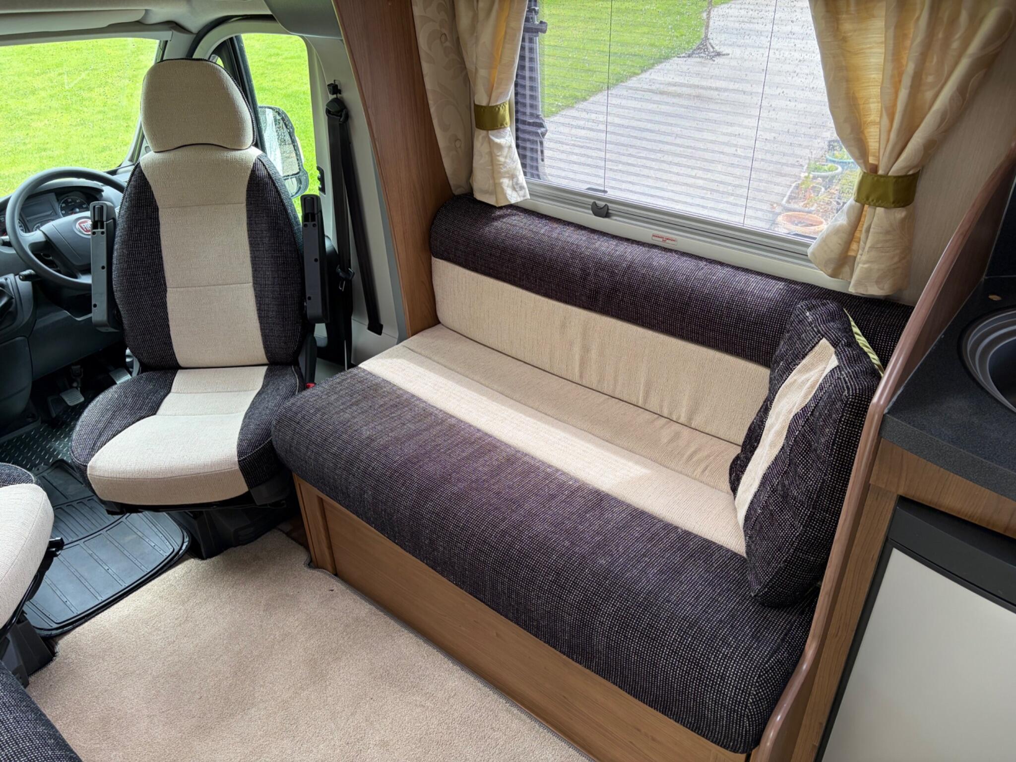 2011 Auto-Trail Tracker RS (24 Month Warranty)