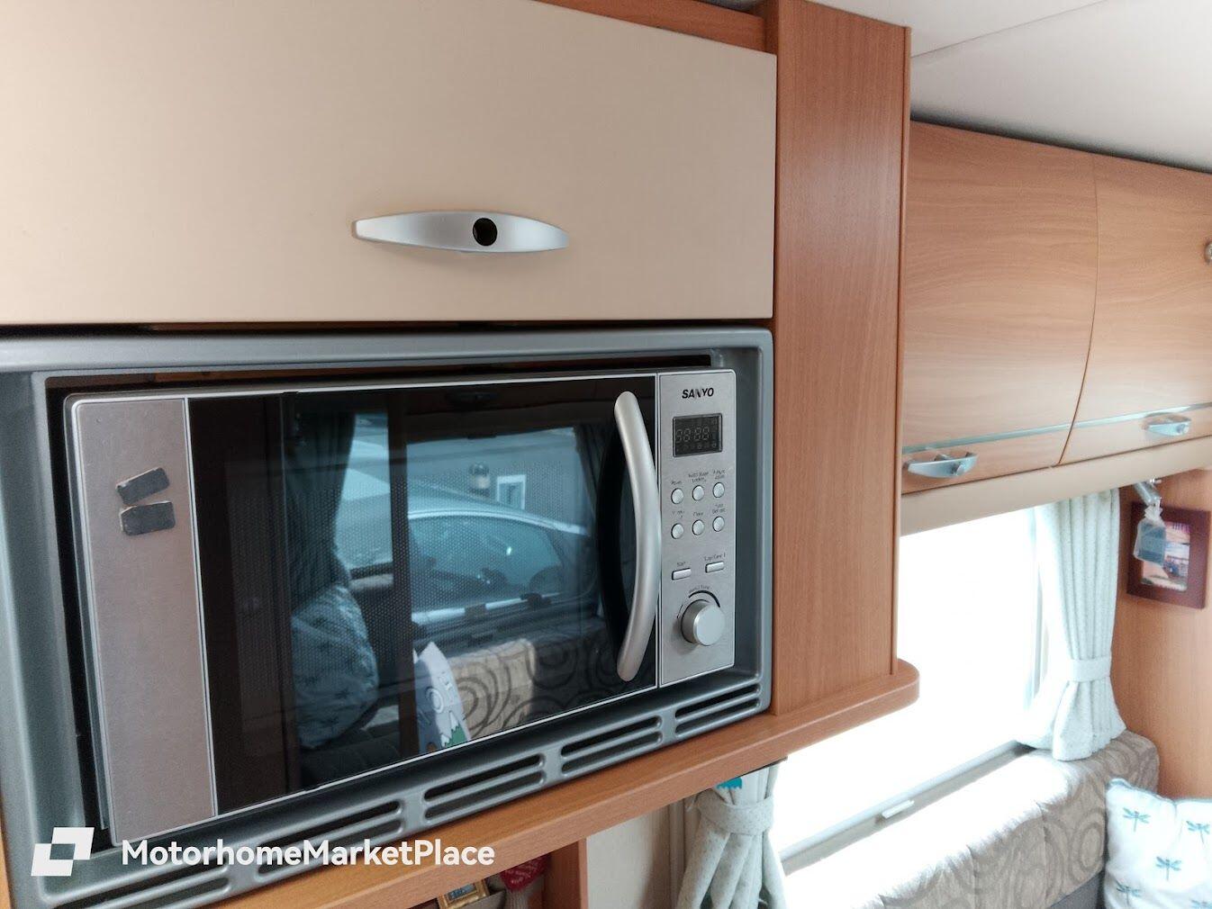 2010 Swift Sundance 530 LP 2 Berth Compact Motorhome FSH Located in Chester