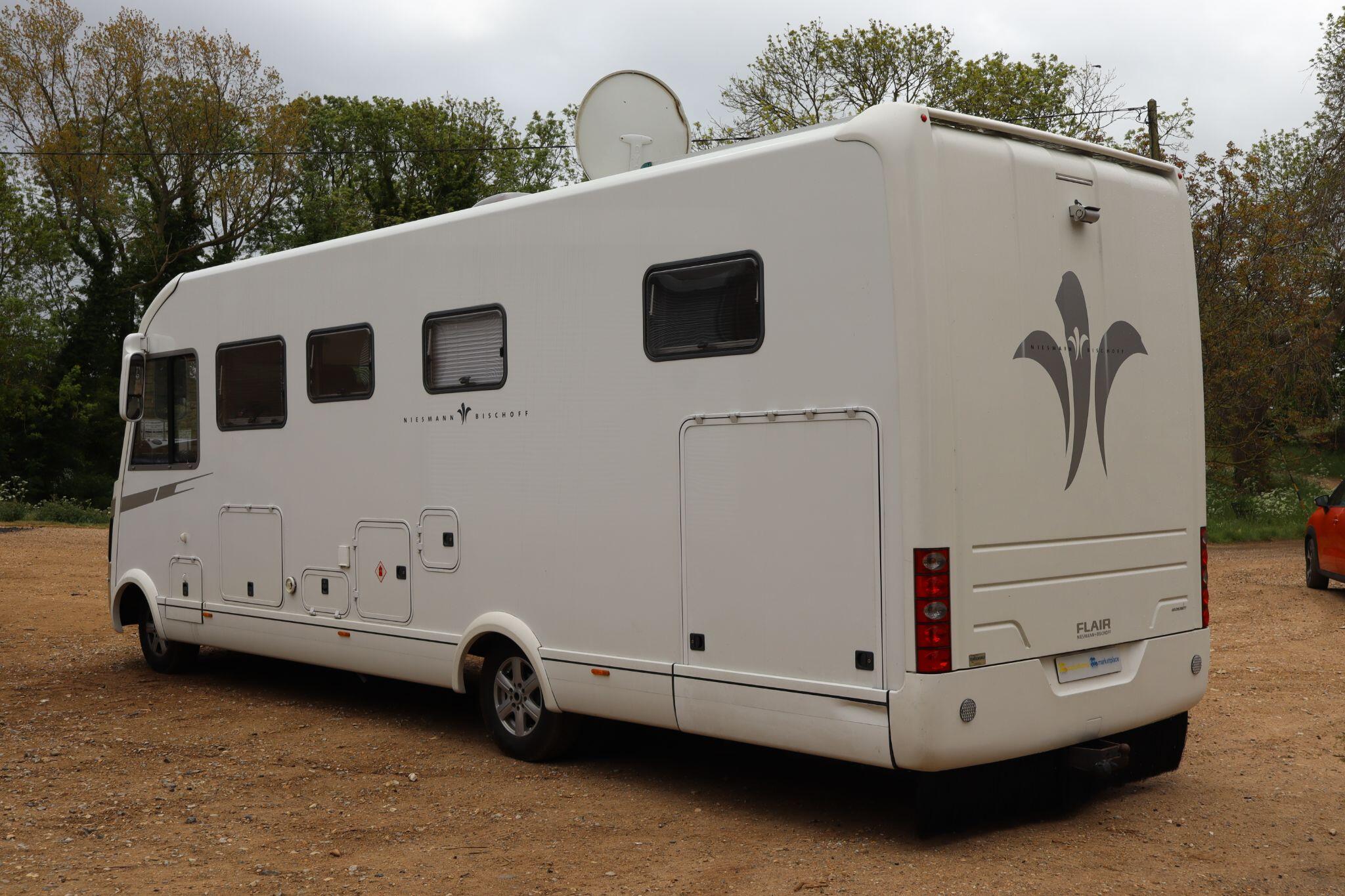 2014 Niesmann and Bischoff Flair 800i with Self Levelling & Air Suspension
