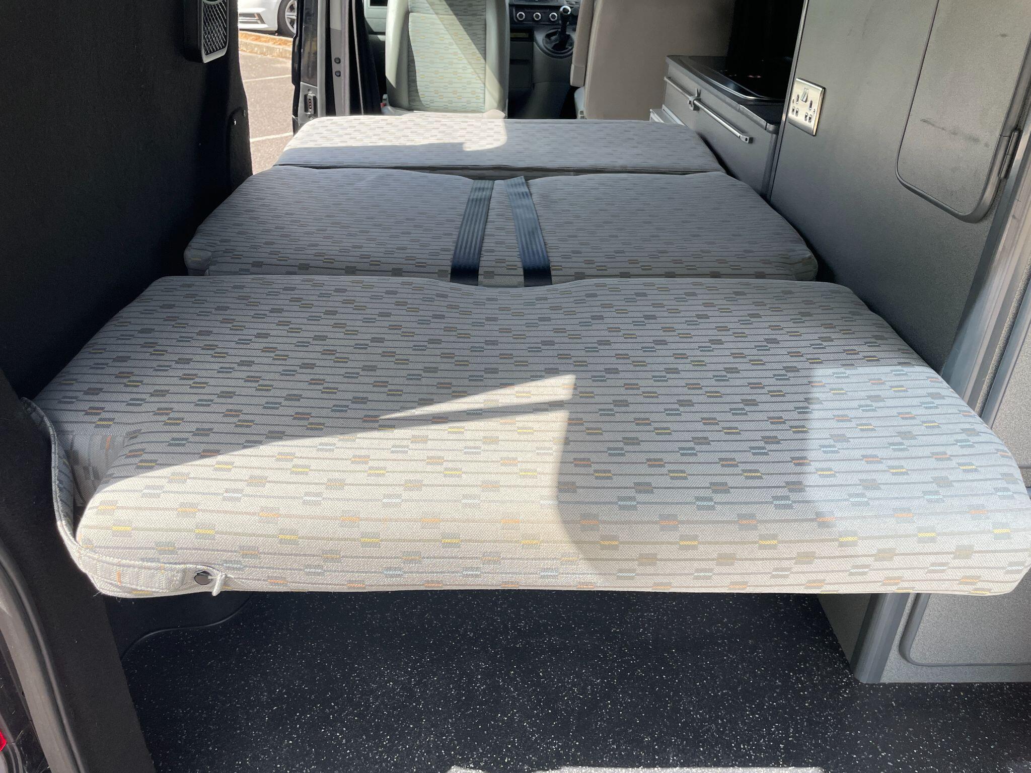 2010 Volkswagen Transporter Camper T5.1  T30 140 TDI SWB