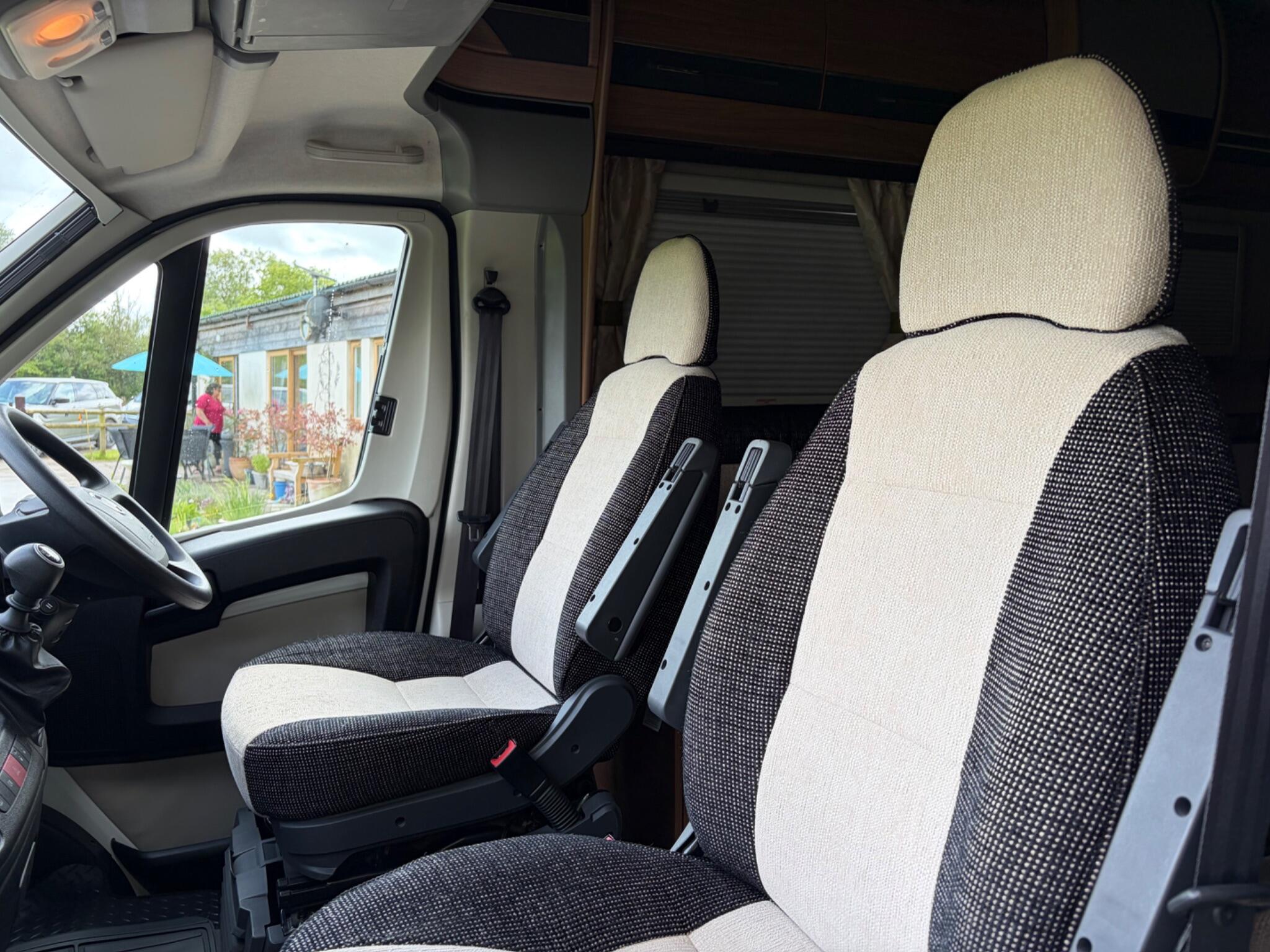 2011 Auto-Trail Tracker RS (24 Month Warranty)