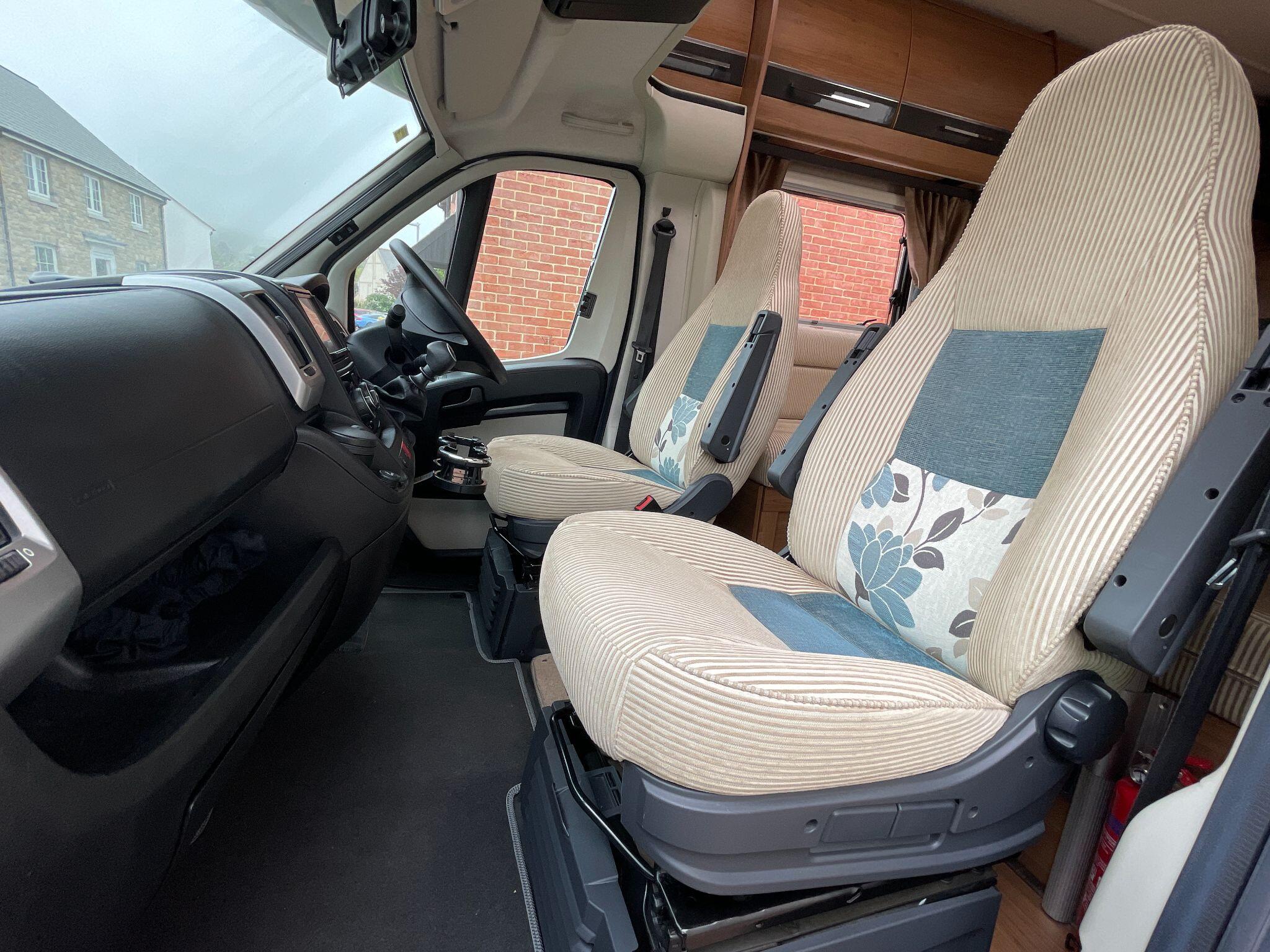 2014 Auto-Trail Tracker RS