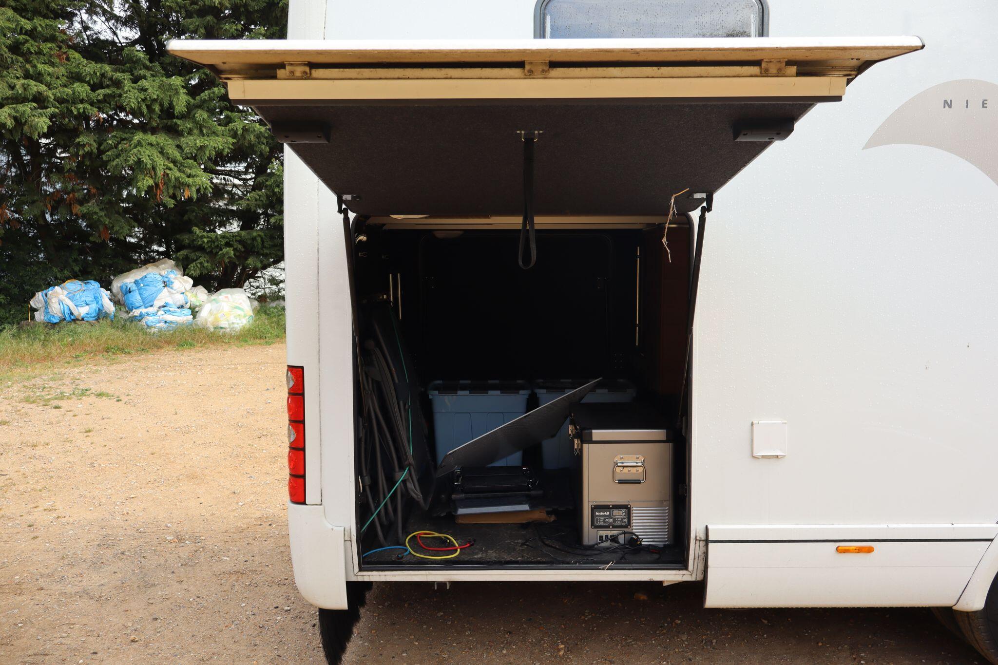 2014 Niesmann and Bischoff Flair 800i with Self Levelling & Air Suspension