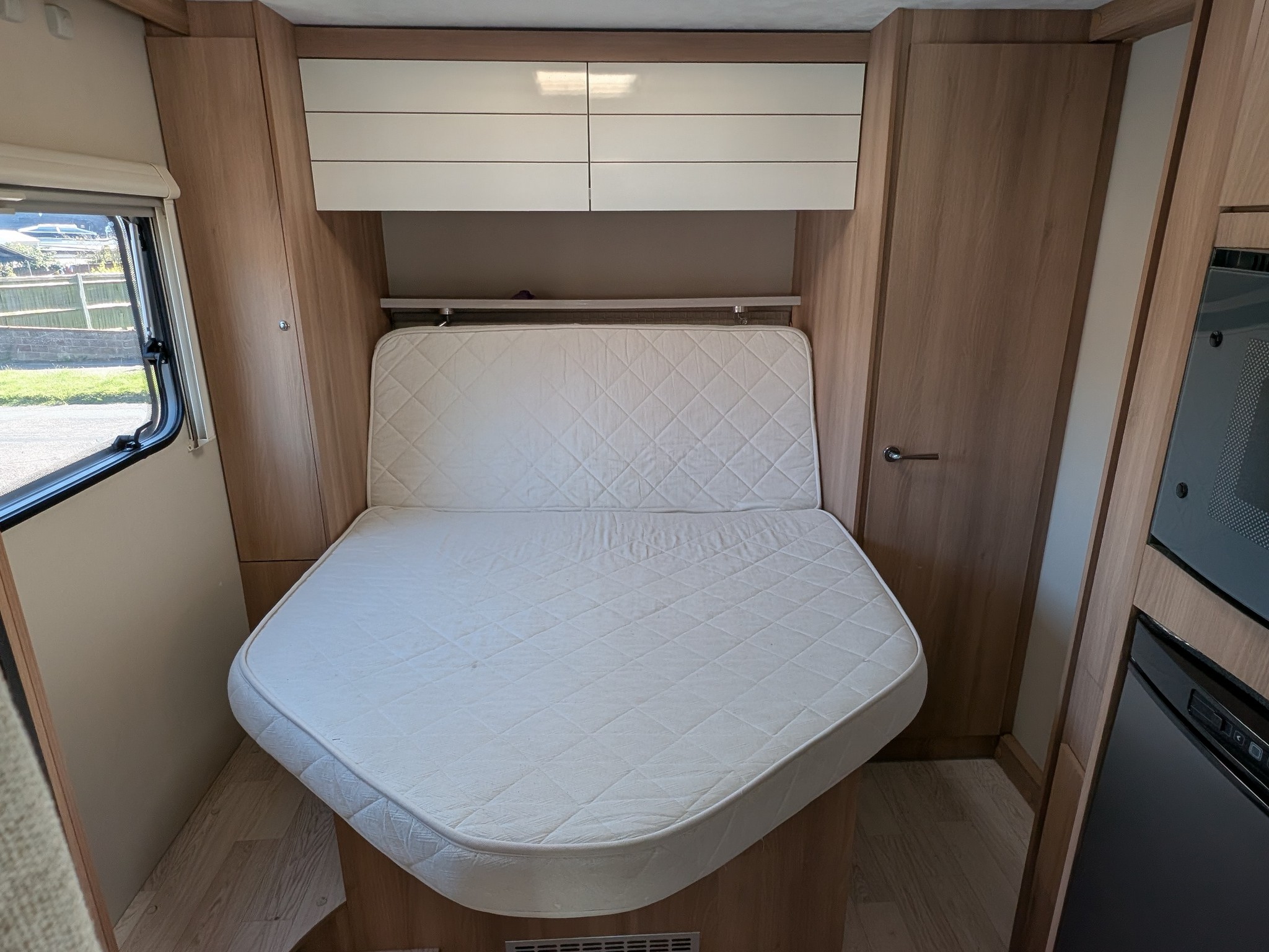 2014 Roller Team Zefiro 269P Island Bed
