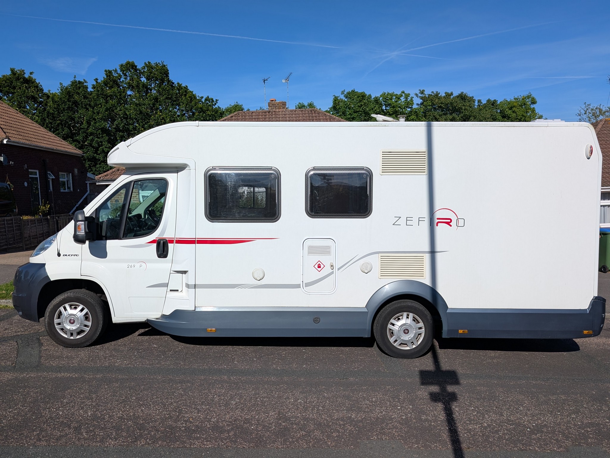 2014 Roller Team Zefiro 269P Island Bed