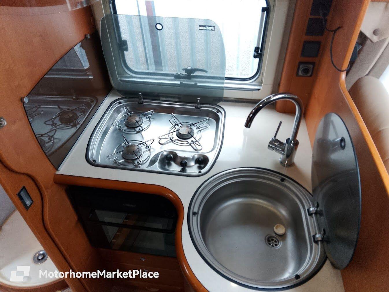 2008 Rapido Serie 90DF 9090DF Fixed Rear Island Bed  6 Berth Air Con Located in Cumbria