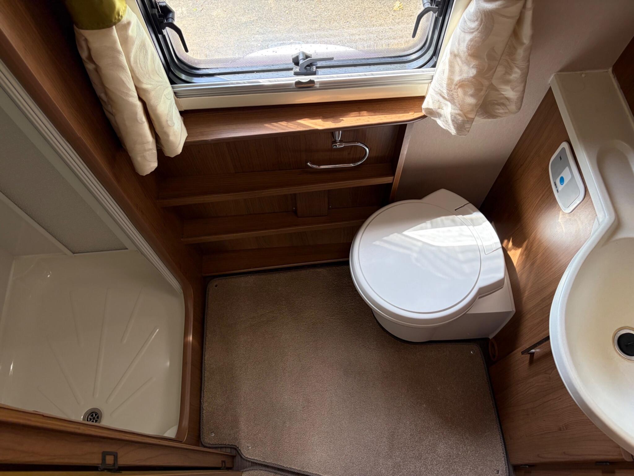 2011 Auto-Trail Tracker RS (24 Month Warranty)