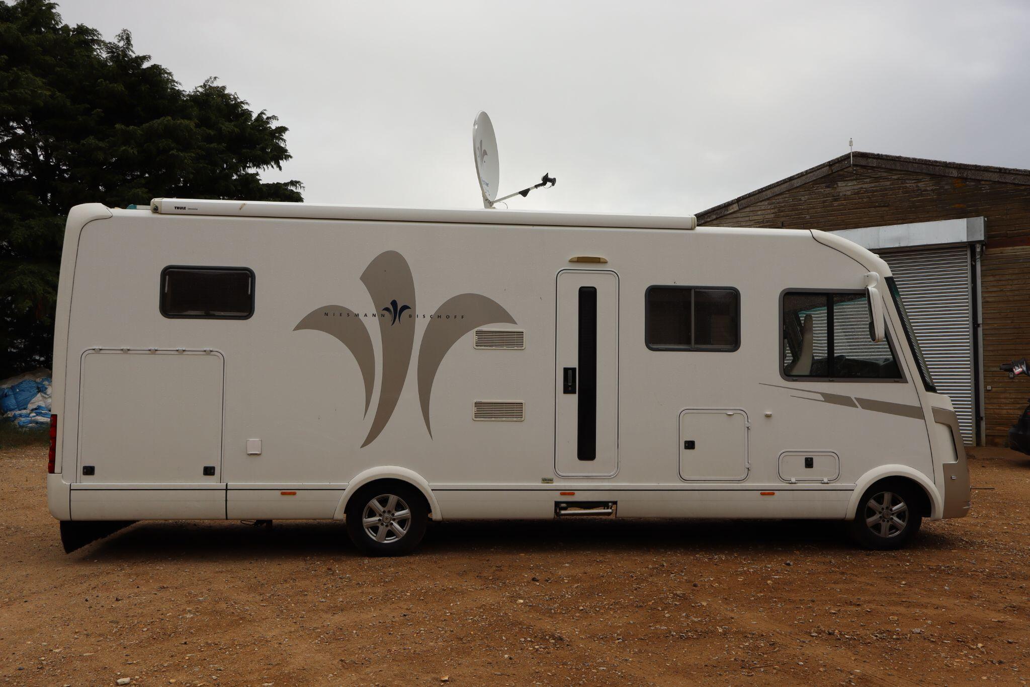 2014 Niesmann and Bischoff Flair 800i with Self Levelling & Air Suspension
