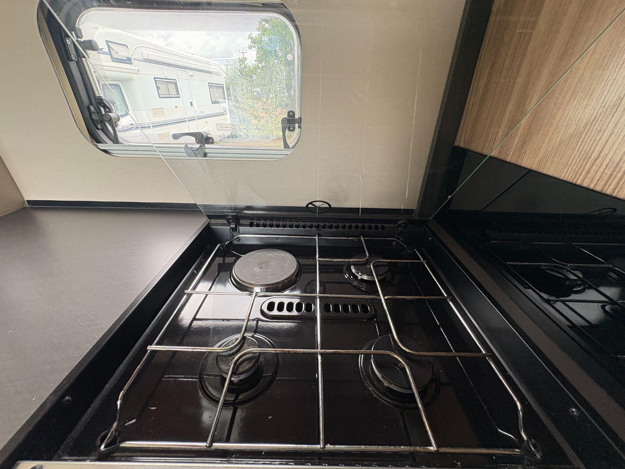 2022 Swift Escape 694