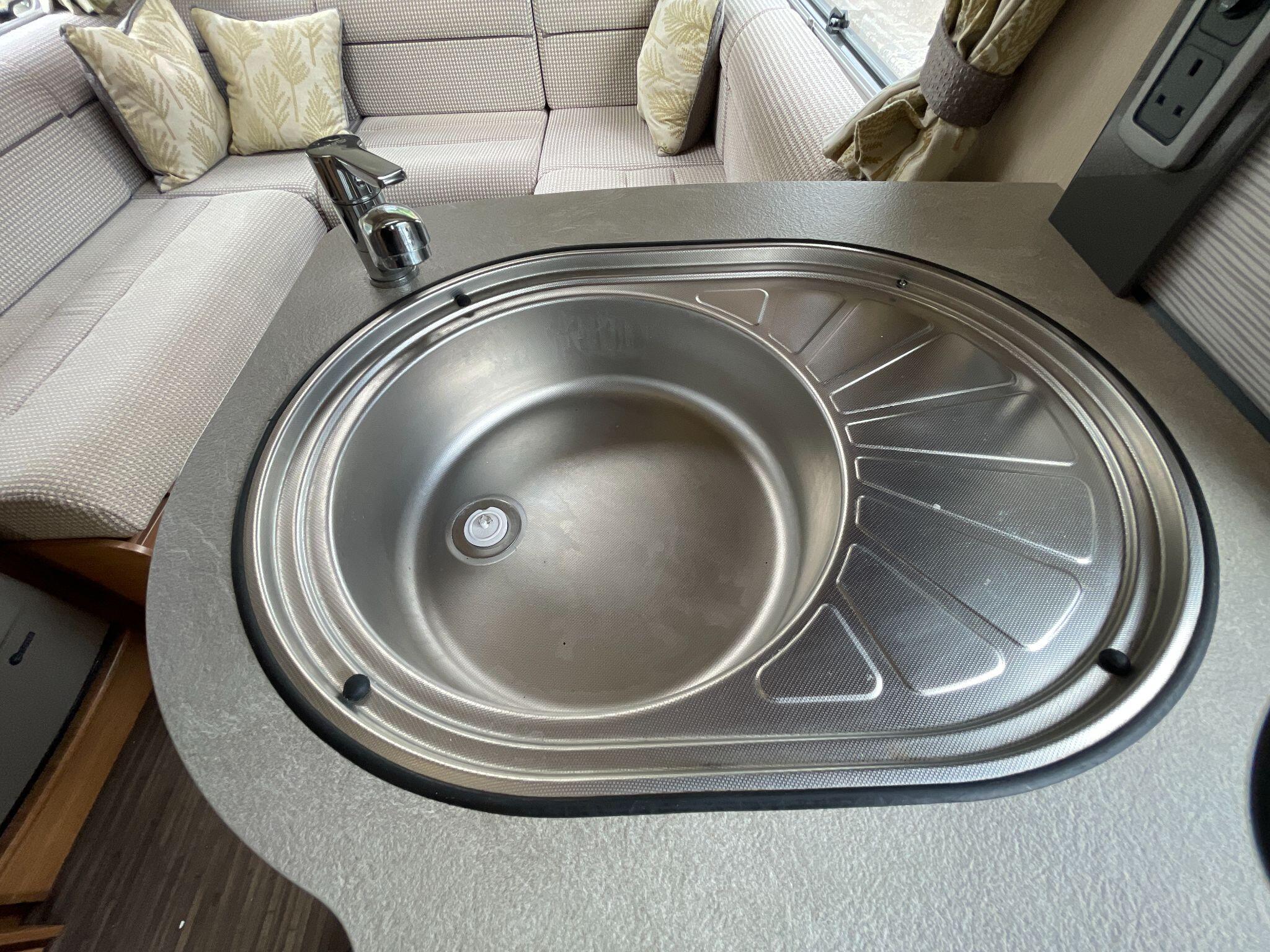 2017 Auto-Trail Apache 634