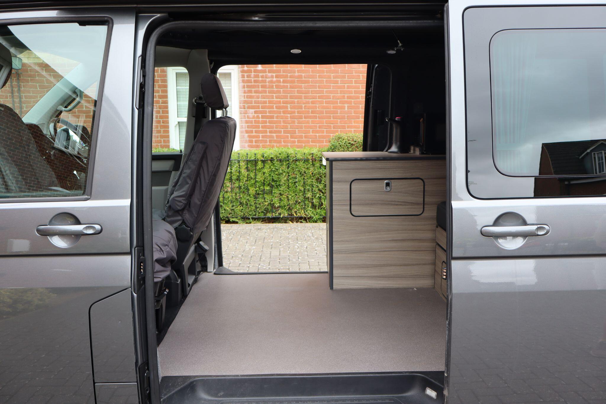 2018 Volkswagen Transporter T30 Tech Highline Kombi Campervan