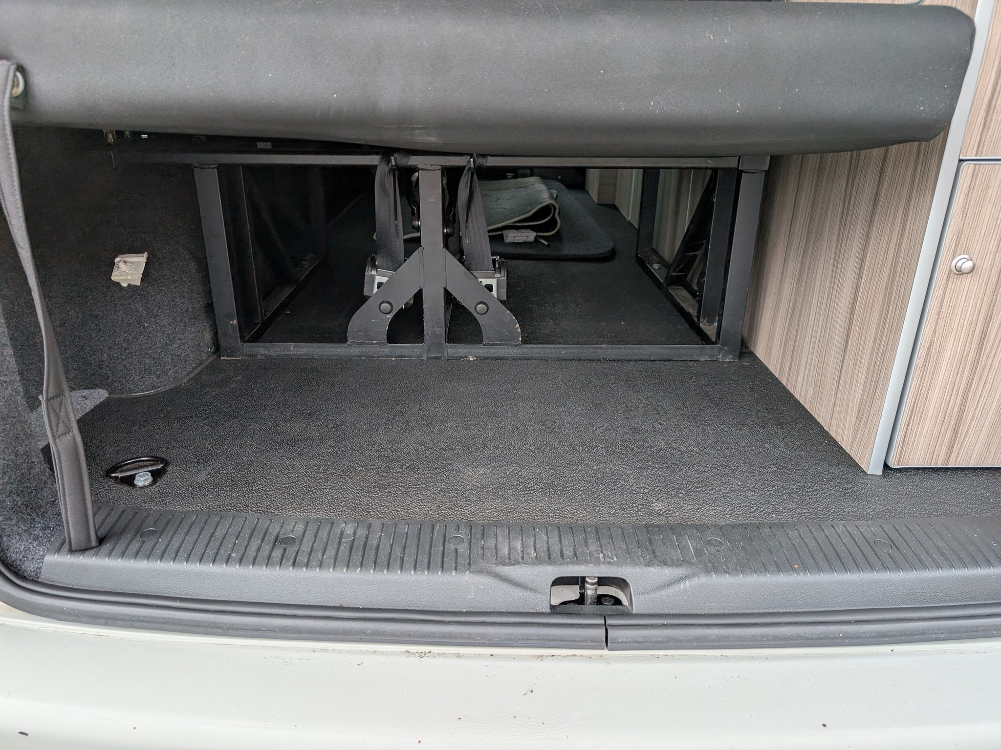 2010 Volkswagen Transporter T5.1 LWB Campervan (140BHP 6Spd Manual)