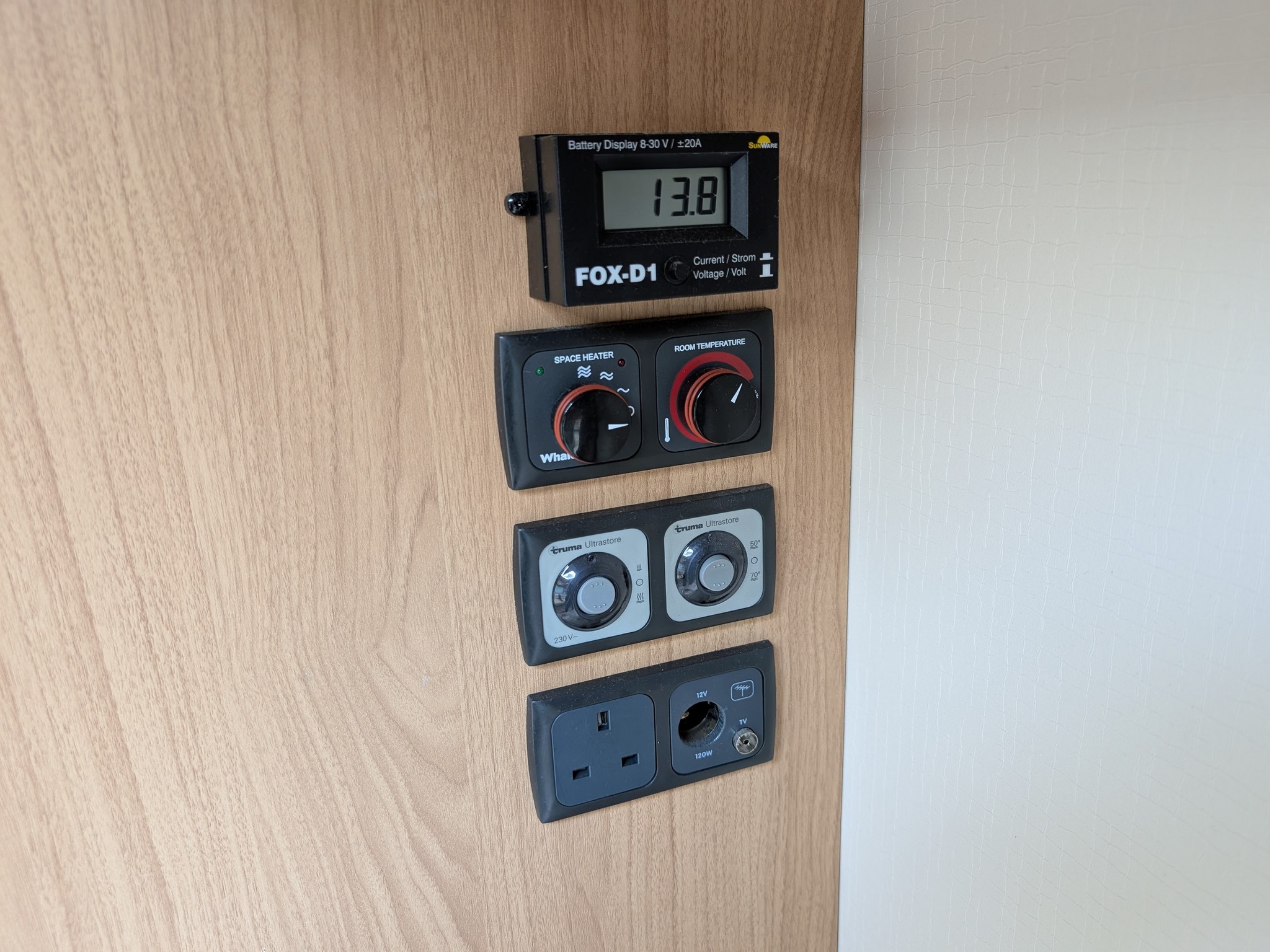 2012 Elddis Autoquest 140