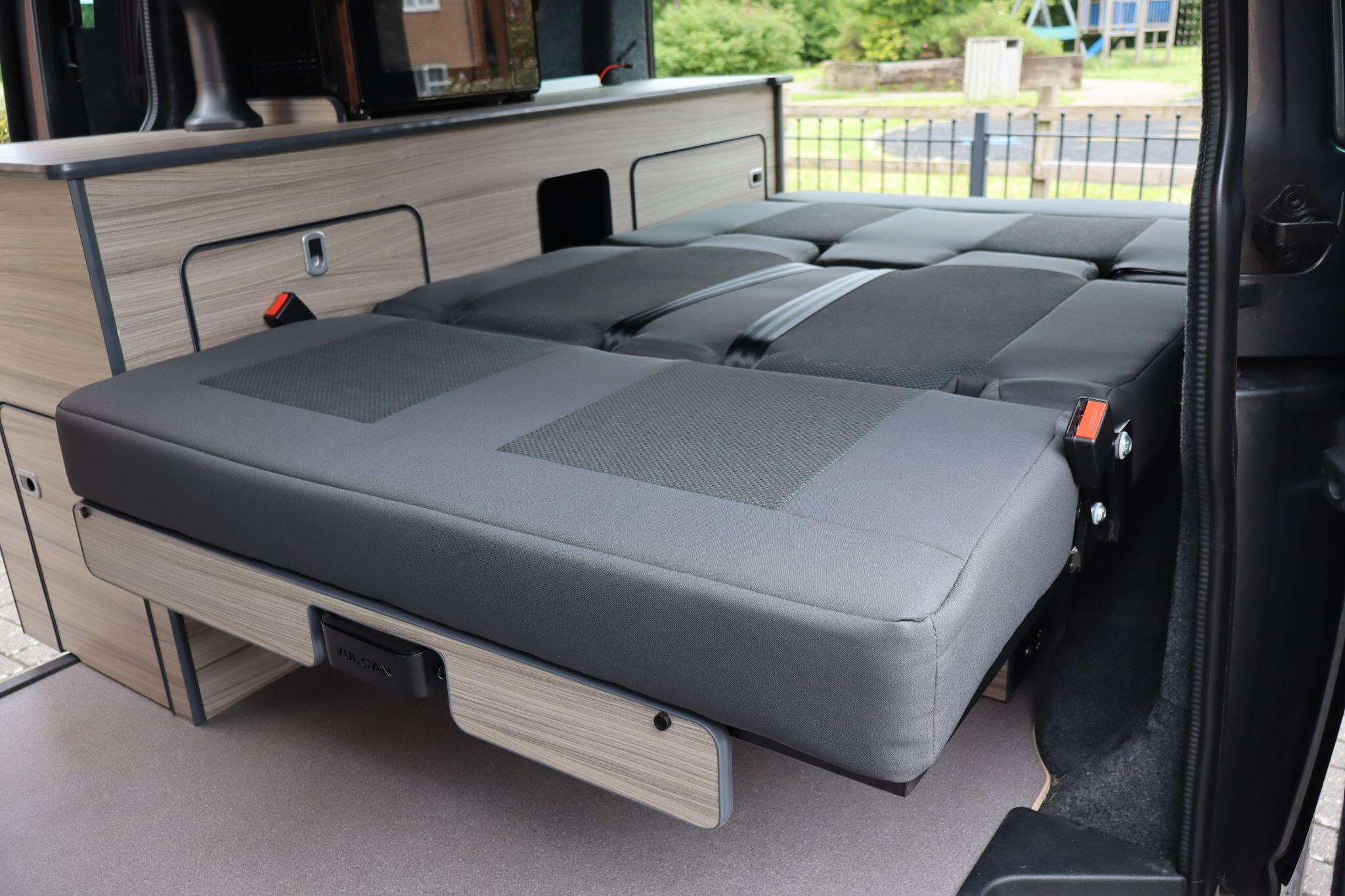 2018 Volkswagen Transporter T30 Tech Highline Kombi Campervan