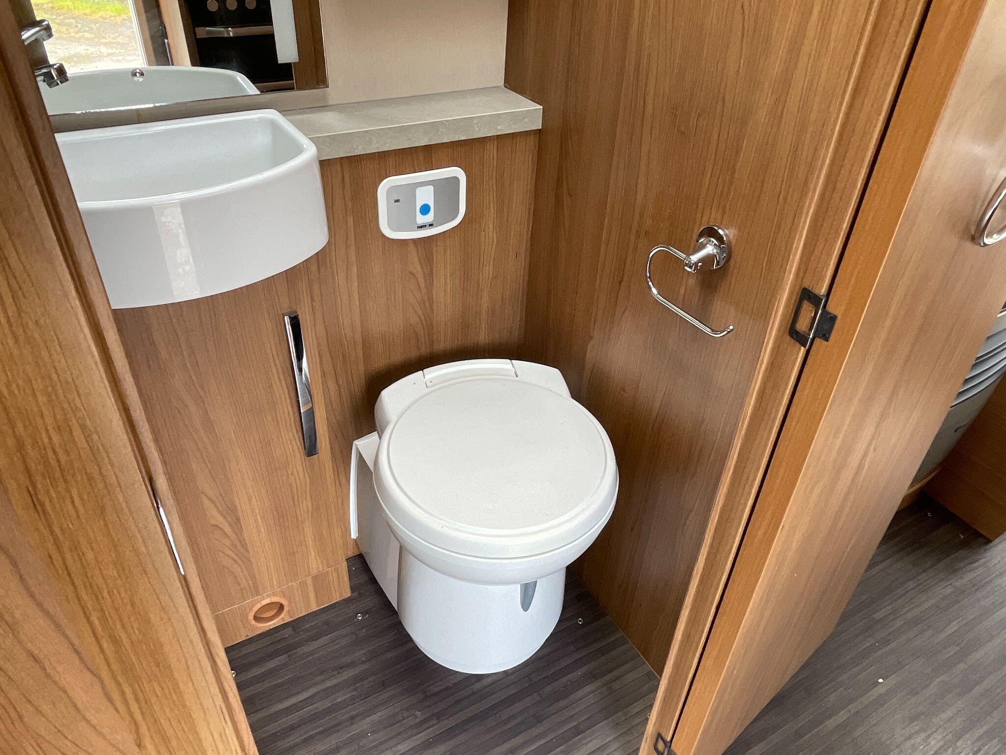 2017 Auto-Trail Apache 634