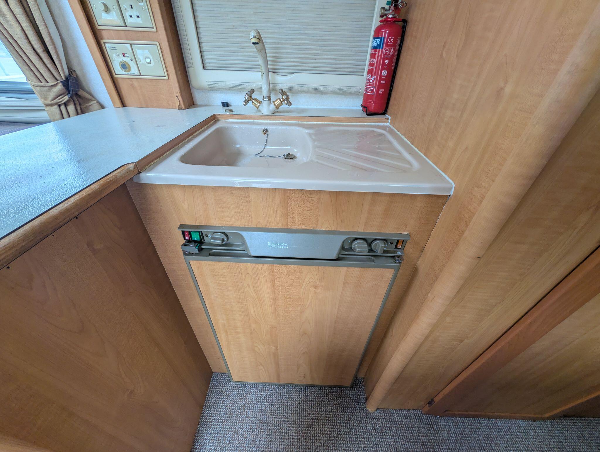 2001 Auto-Trail Chieftain Off grid