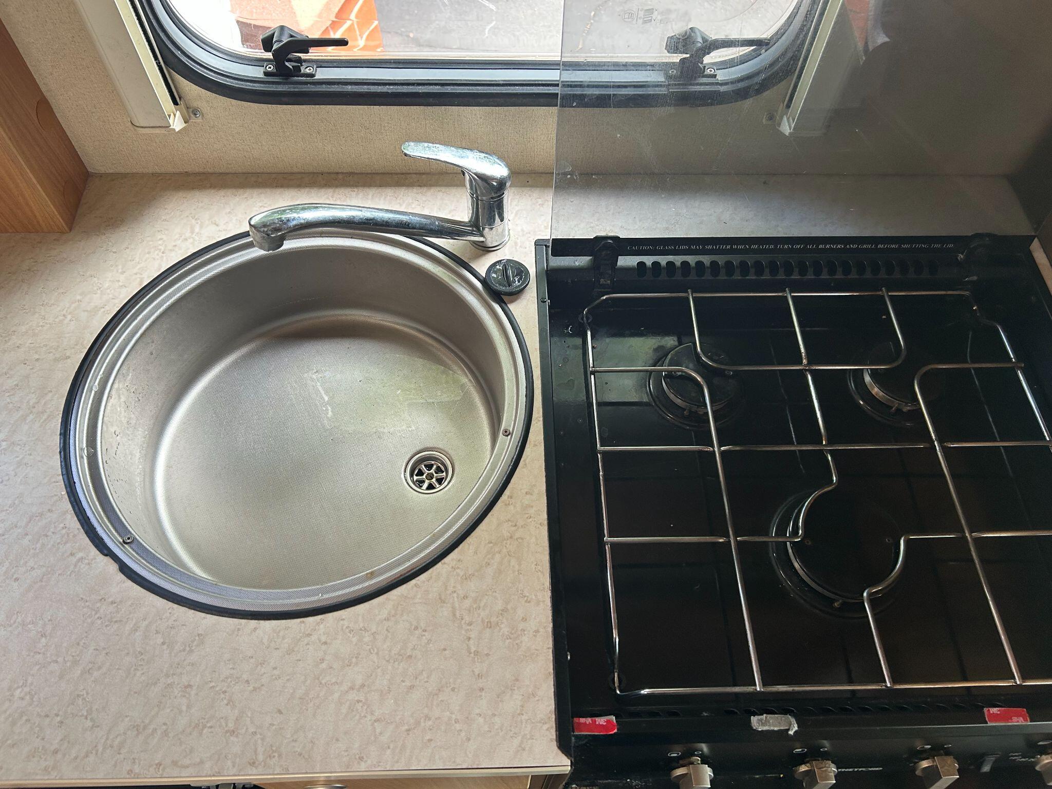 2010 Swift Escape 686