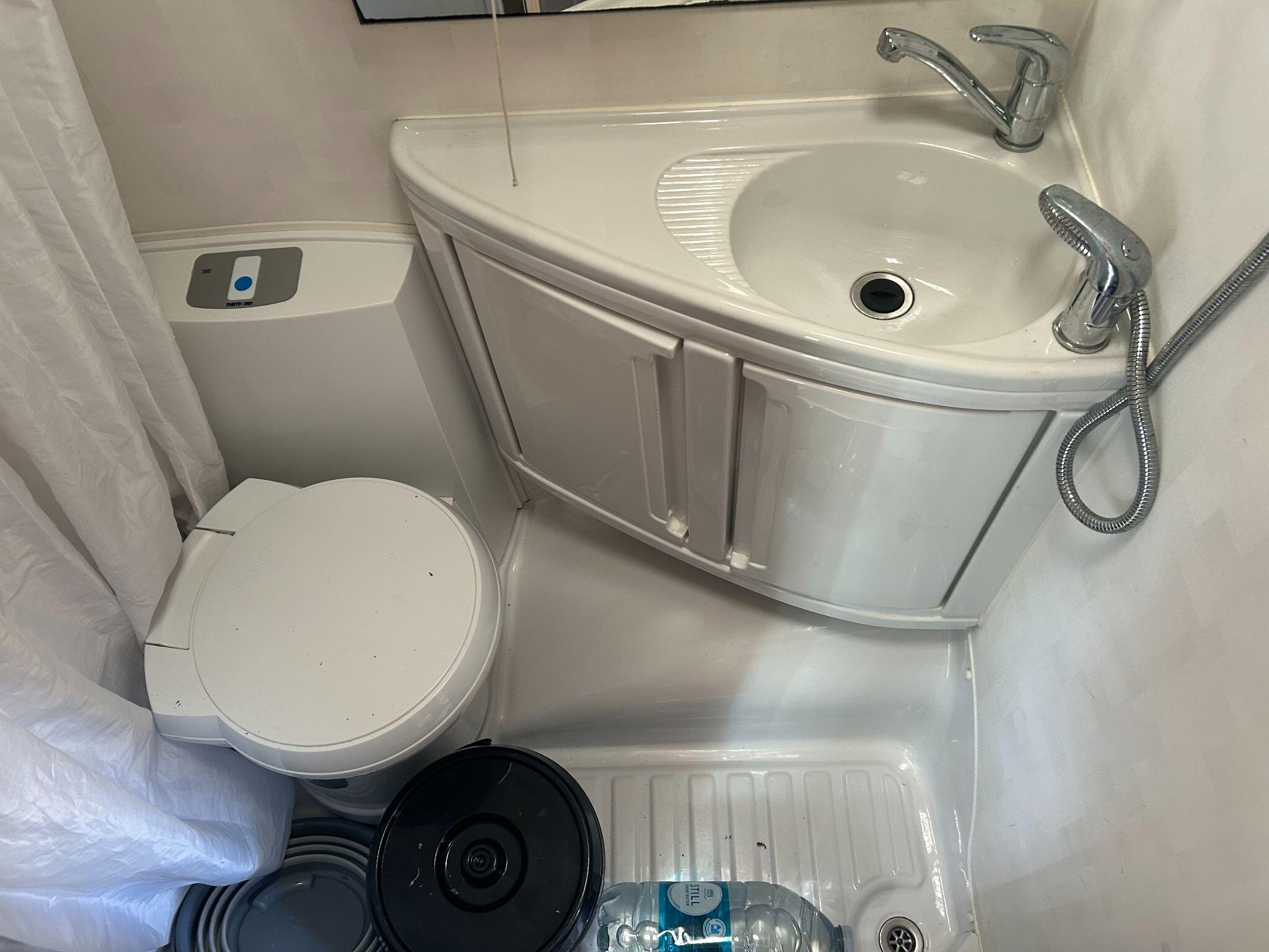 2010 Swift Escape 686