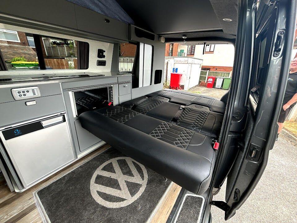 2021 Volkswagen Transporter T6.1 T28 Hi Line TDI Campervan Located in Merseyside