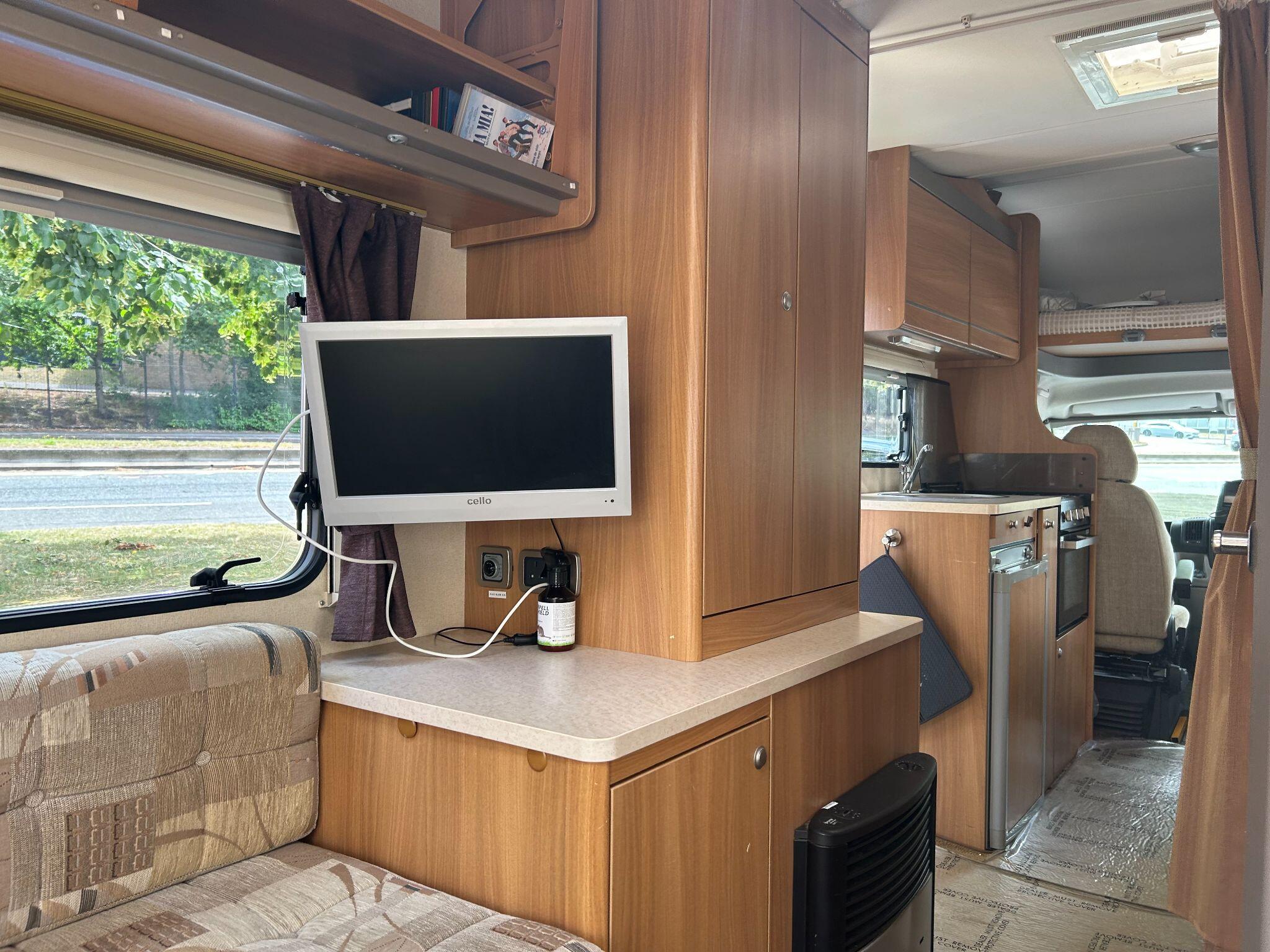 2010 Swift Escape 686