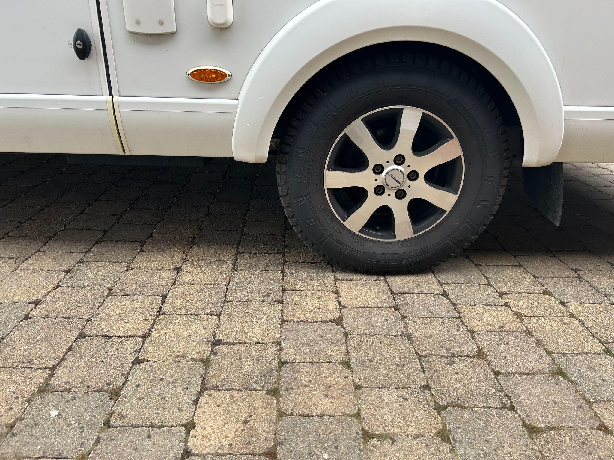 2016 Hymer B544