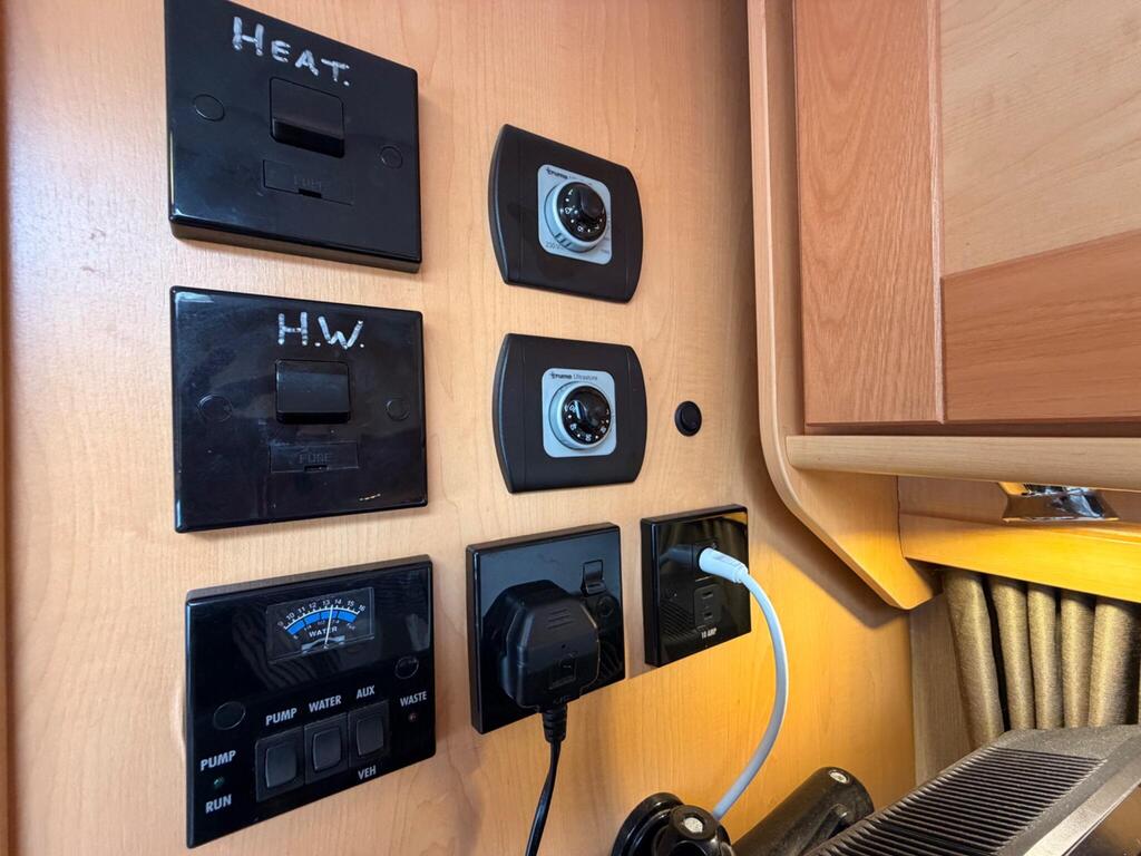 2010 Elddis Autoquest 140