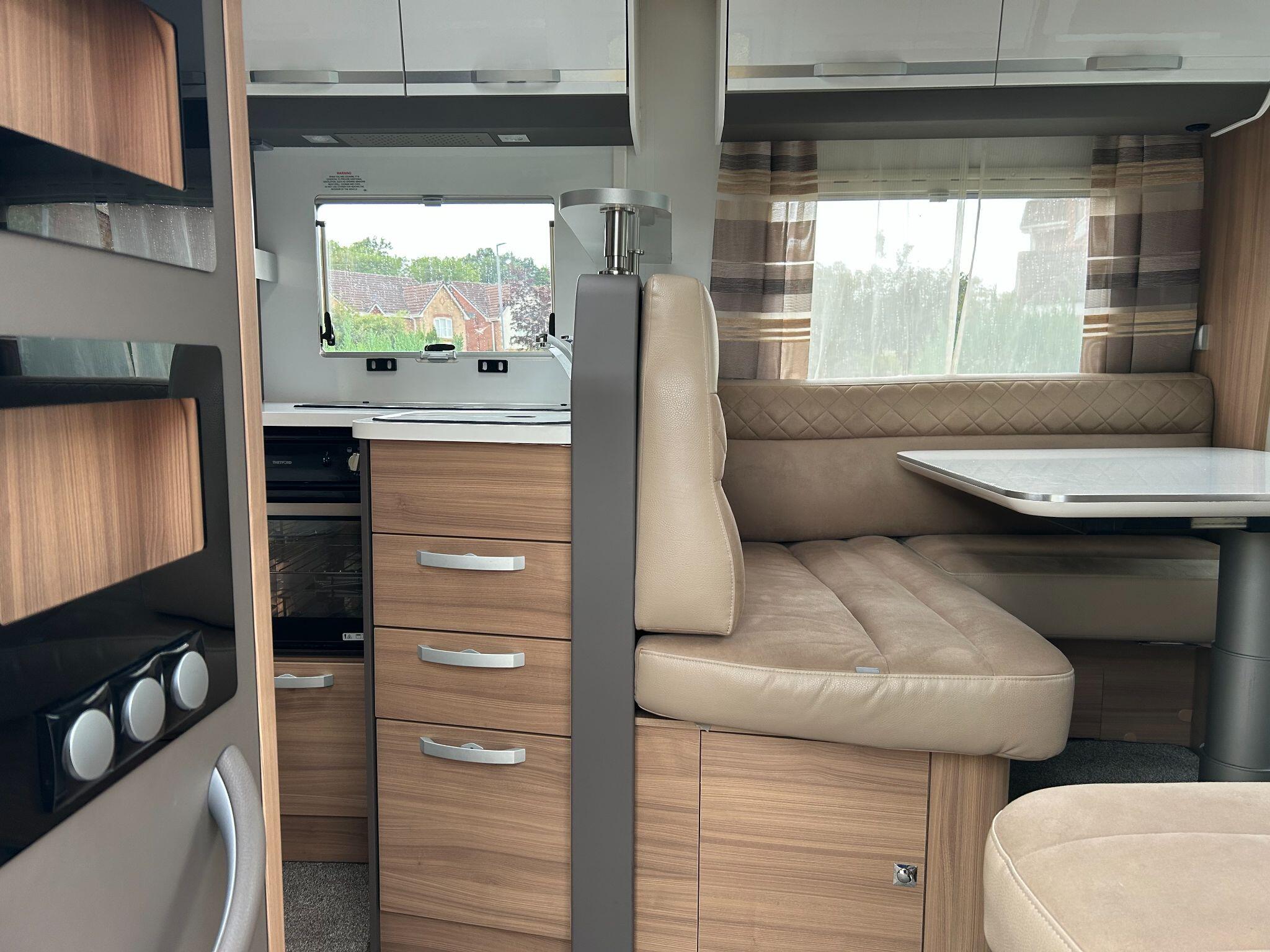 2018 Adria Matrix Supreme 670 SLT