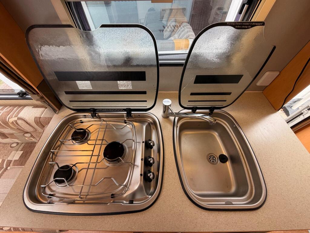 2010 Elddis Autoquest 140