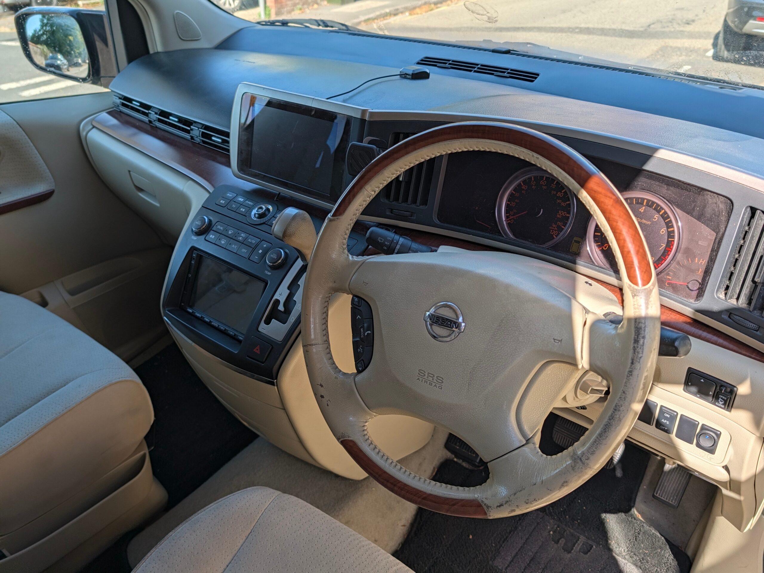 2006 Nissan Elgrand Campervan