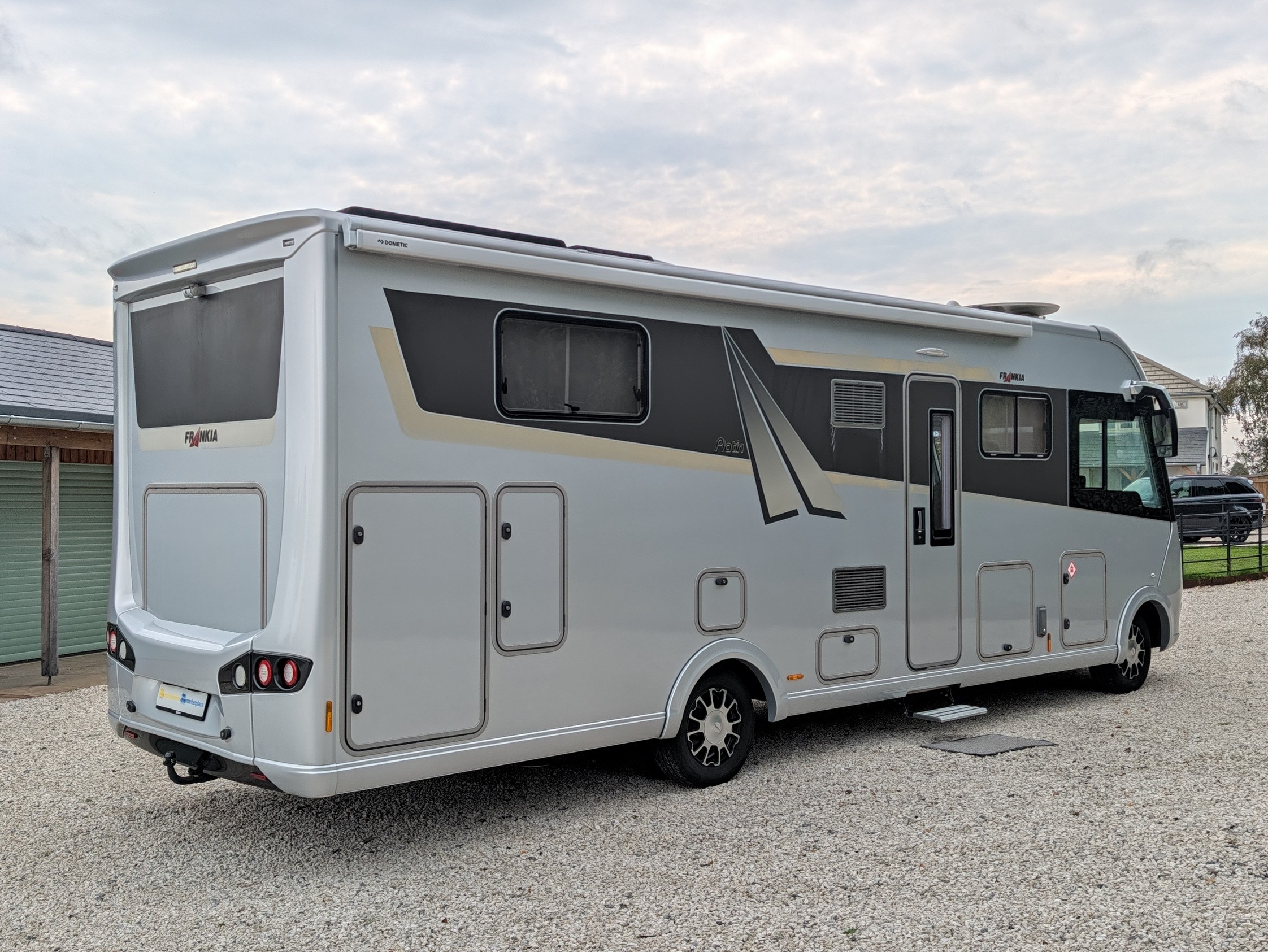 2019 Frankia Platin I 8400 QD (Island Bed)