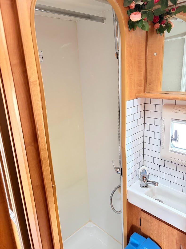 2008 Auto-Trail Apache 700 SE 6 berth excellent Motorhome Located in Cheshire