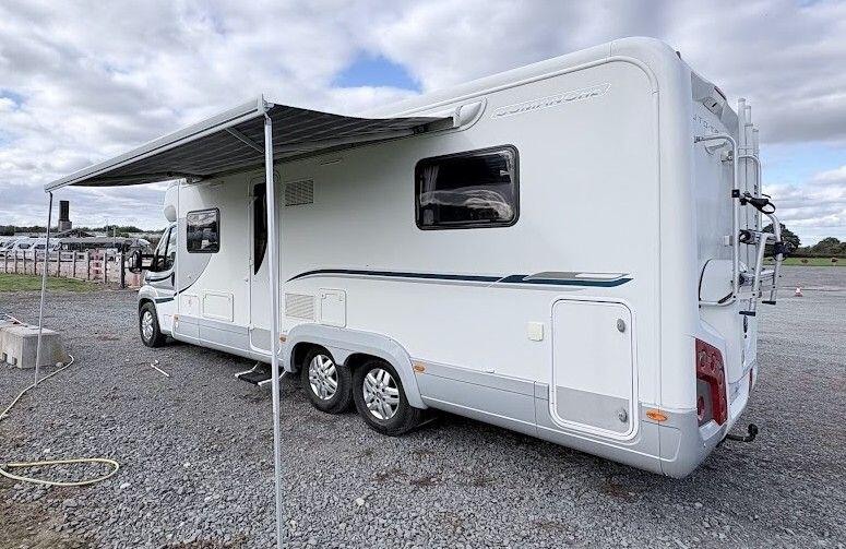 2013 Auto-Trail Frontier Comanche SA 2013 Automatic 4 berth fixed island bed Located in Shewsbury