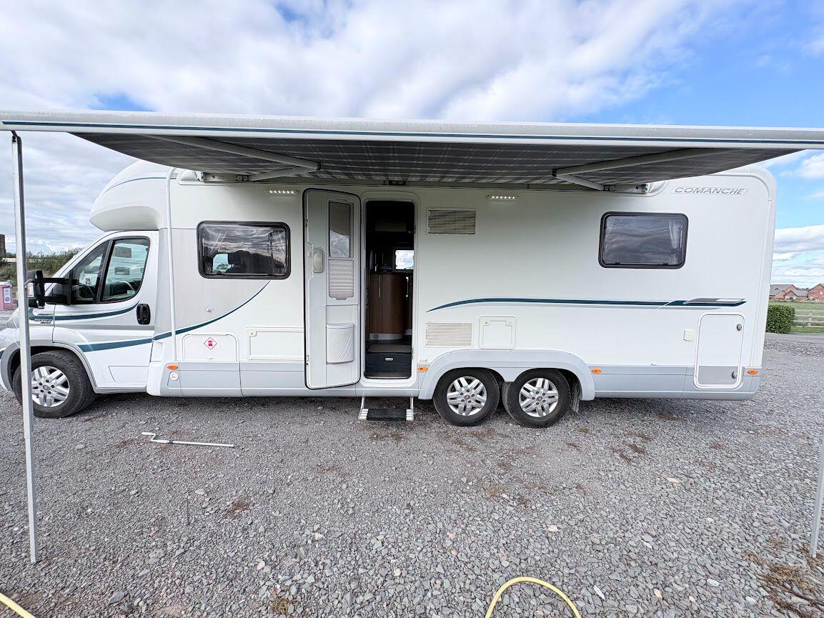 2013 Auto-Trail Frontier Comanche SA 2013 Automatic 4 berth fixed island bed Located in Shewsbury