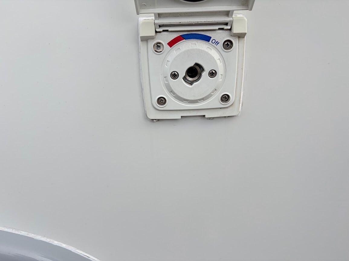 2006 Auto-Trail Cheyenne 696 SE 6 berth fantastic condition Located in Cannock