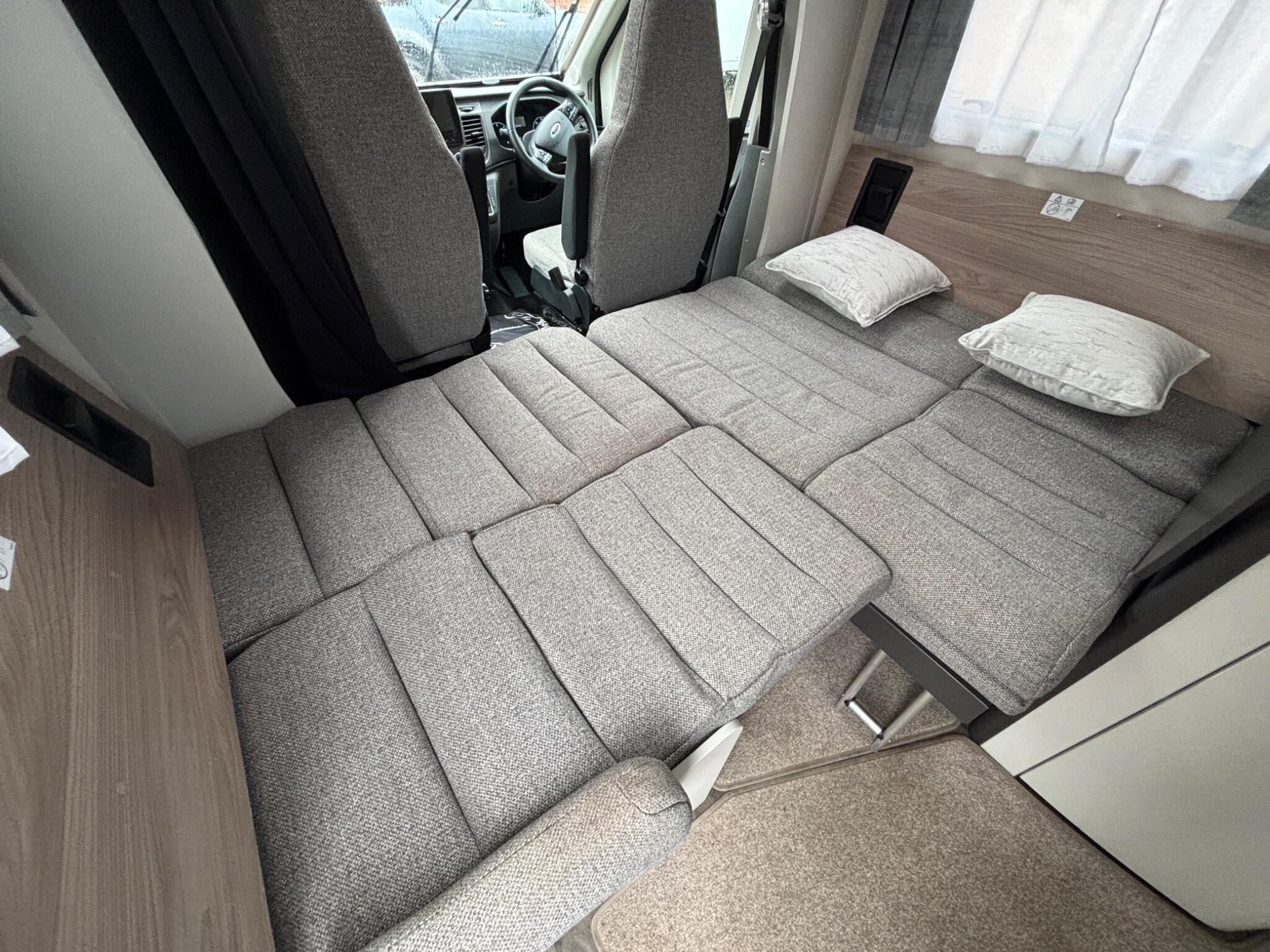 2024 Swift Voyager 584