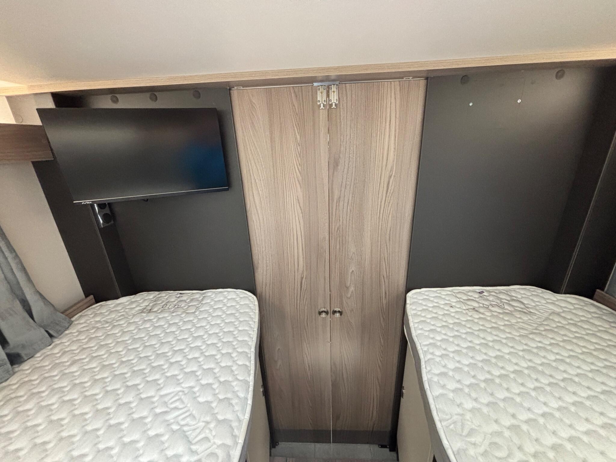 2024 Swift Voyager 584