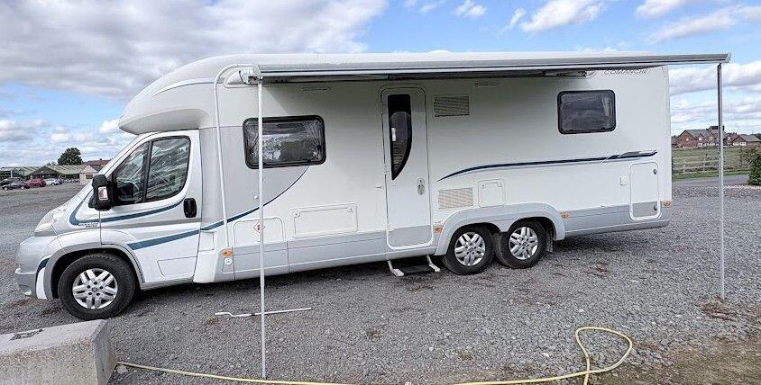 2013 Auto-Trail Frontier Comanche SA 2013 Automatic 4 berth fixed island bed Located in Shewsbury
