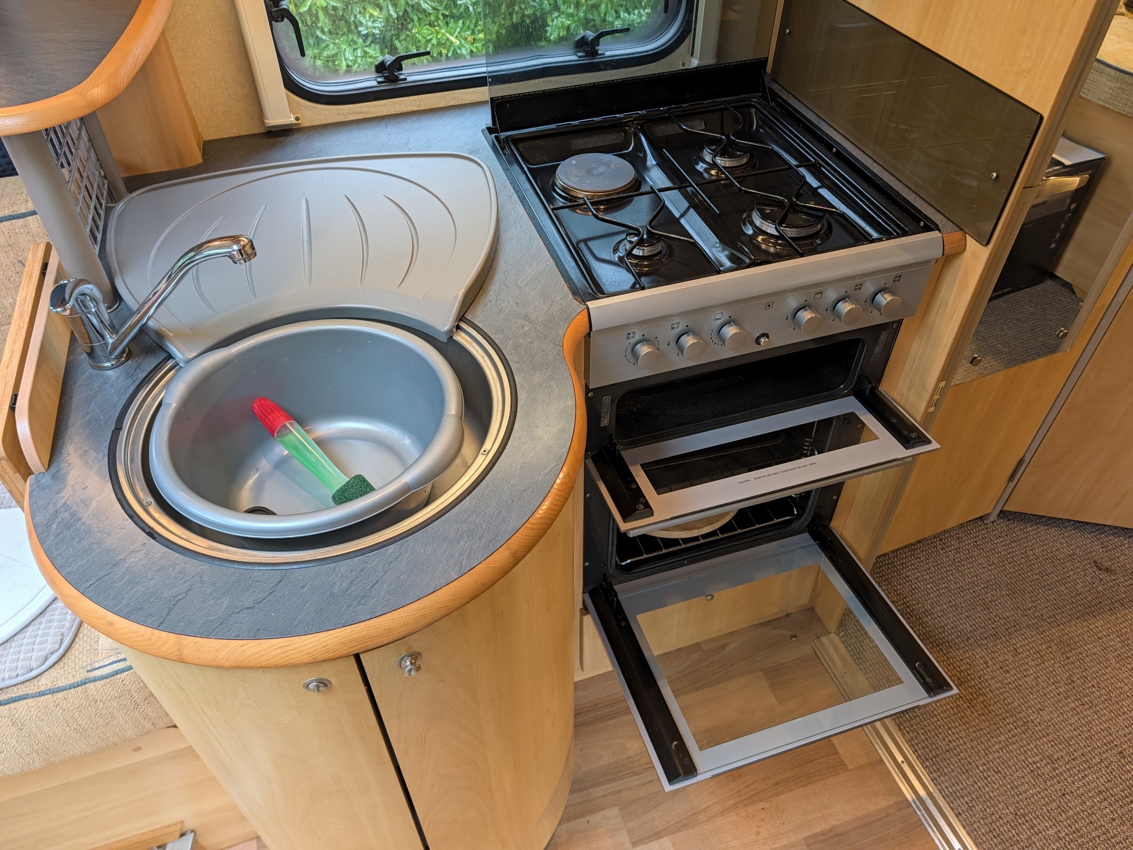 2007 Ace Airstream 680FB (Twin Lounge)