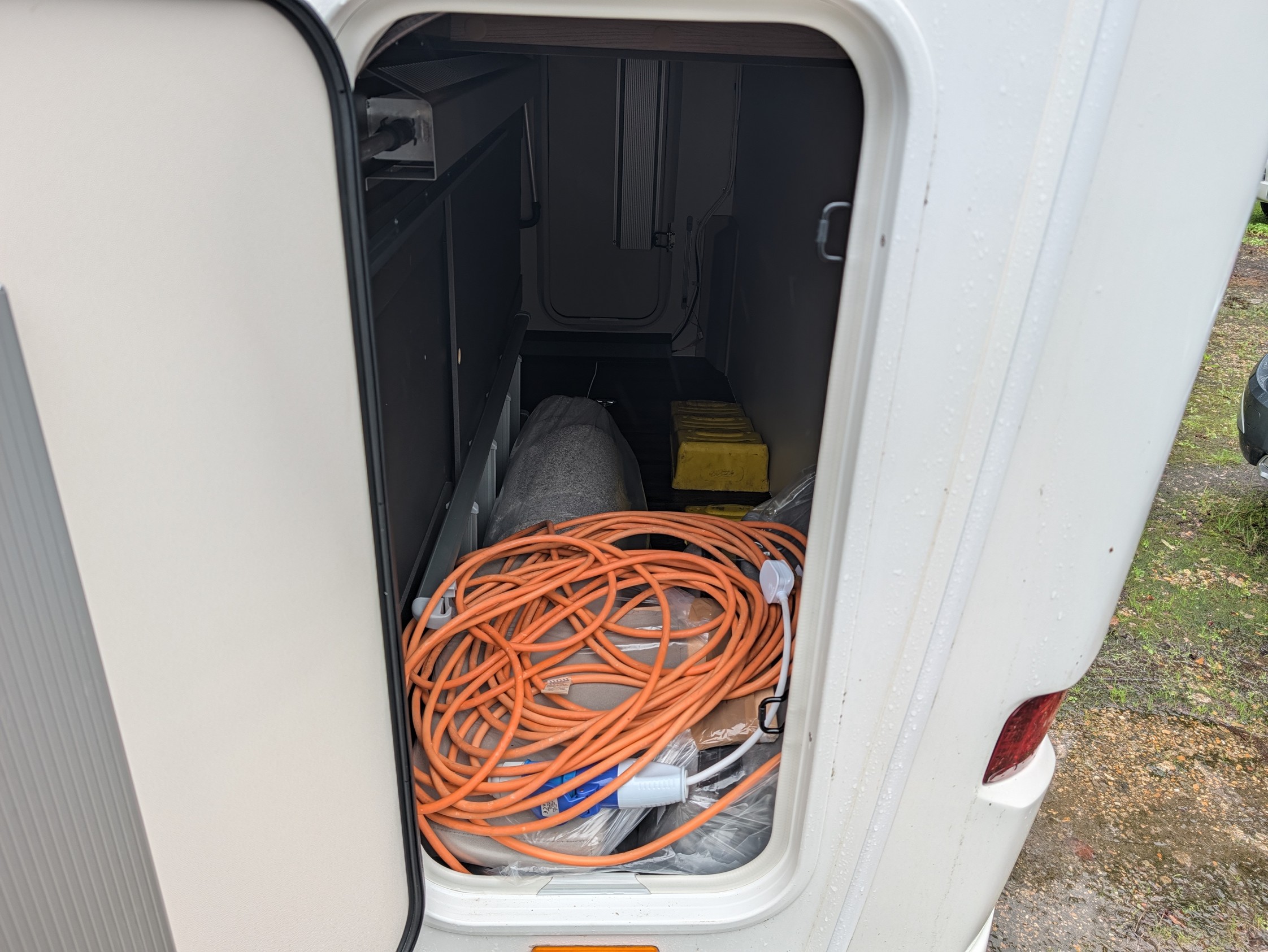2024 Swift Escape 674