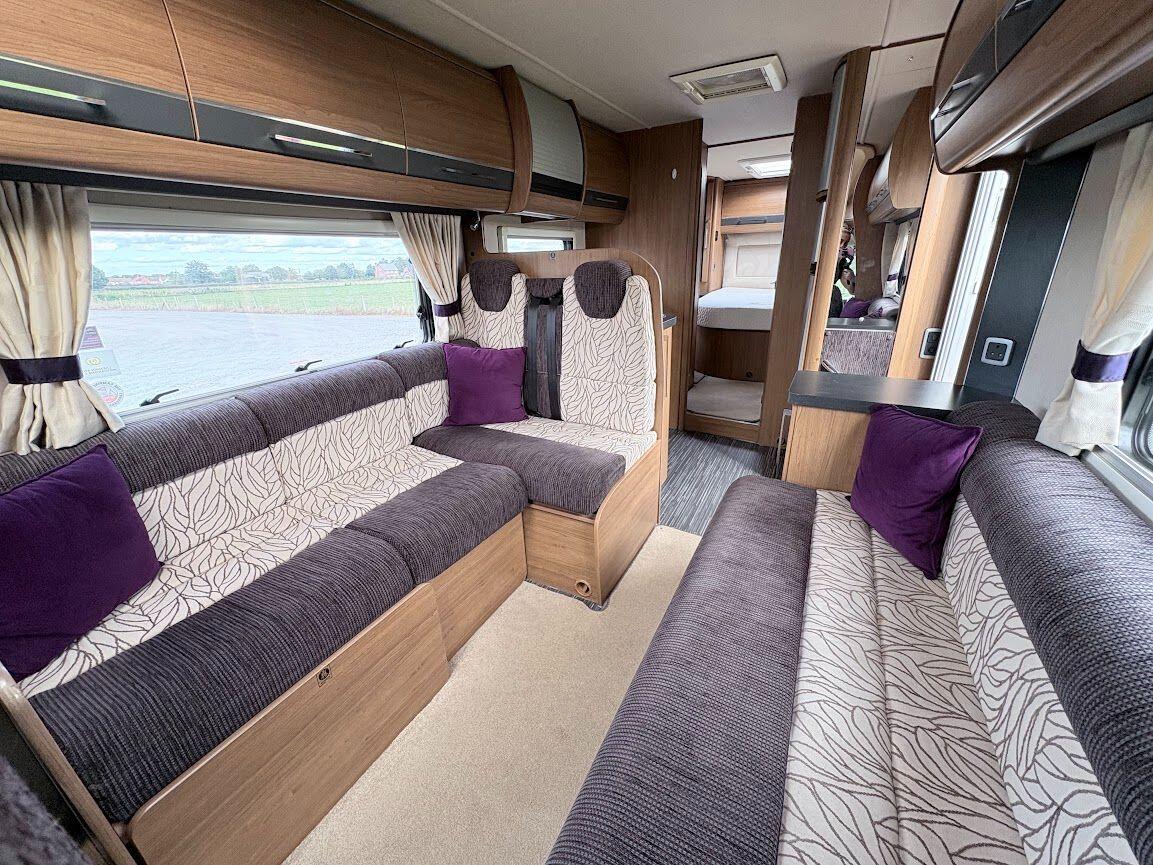 2013 Auto-Trail Frontier Comanche SA 2013 Automatic 4 berth fixed island bed Located in Shewsbury