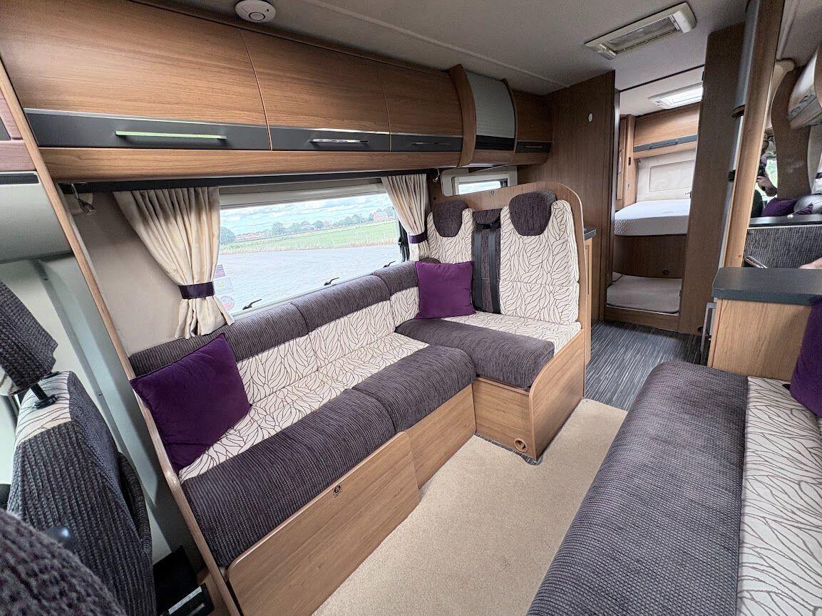 2013 Auto-Trail Frontier Comanche SA 2013 Automatic 4 berth fixed island bed Located in Shewsbury