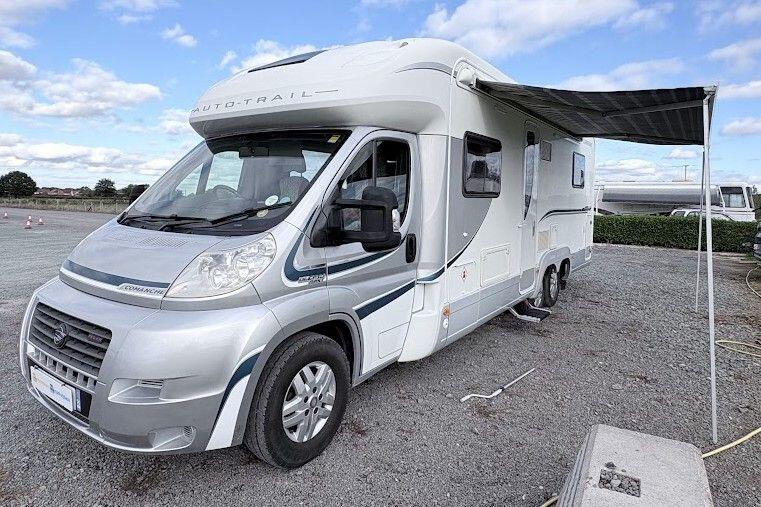 2013 Auto-Trail Frontier Comanche SA 2013 Automatic 4 berth fixed island bed Located in Shewsbury
